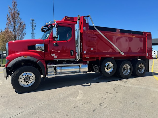 2025 Western Star Trucks 49X - image 5 of 6
