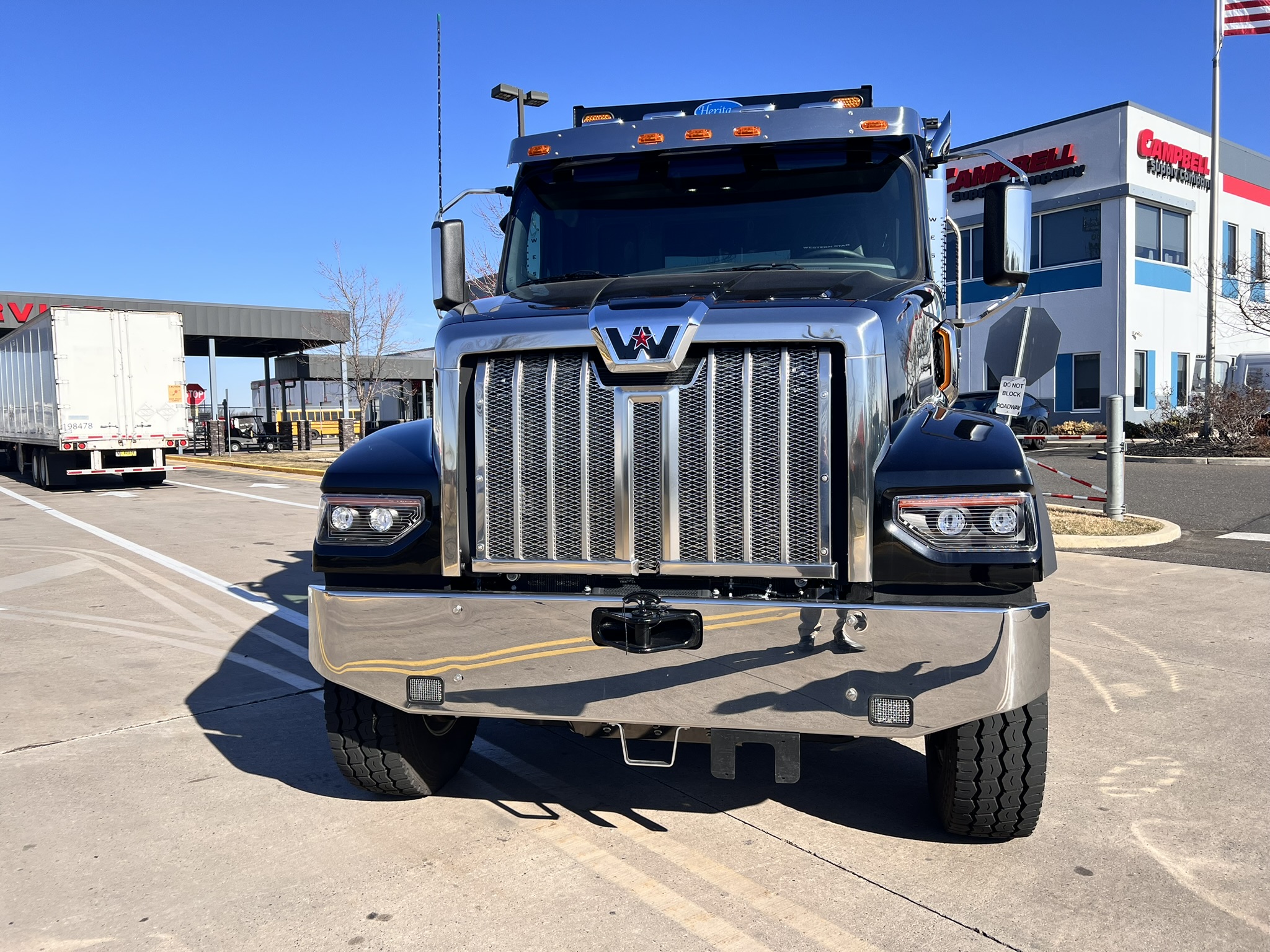 2025 WESTERN STAR 49X - image 1 of 6