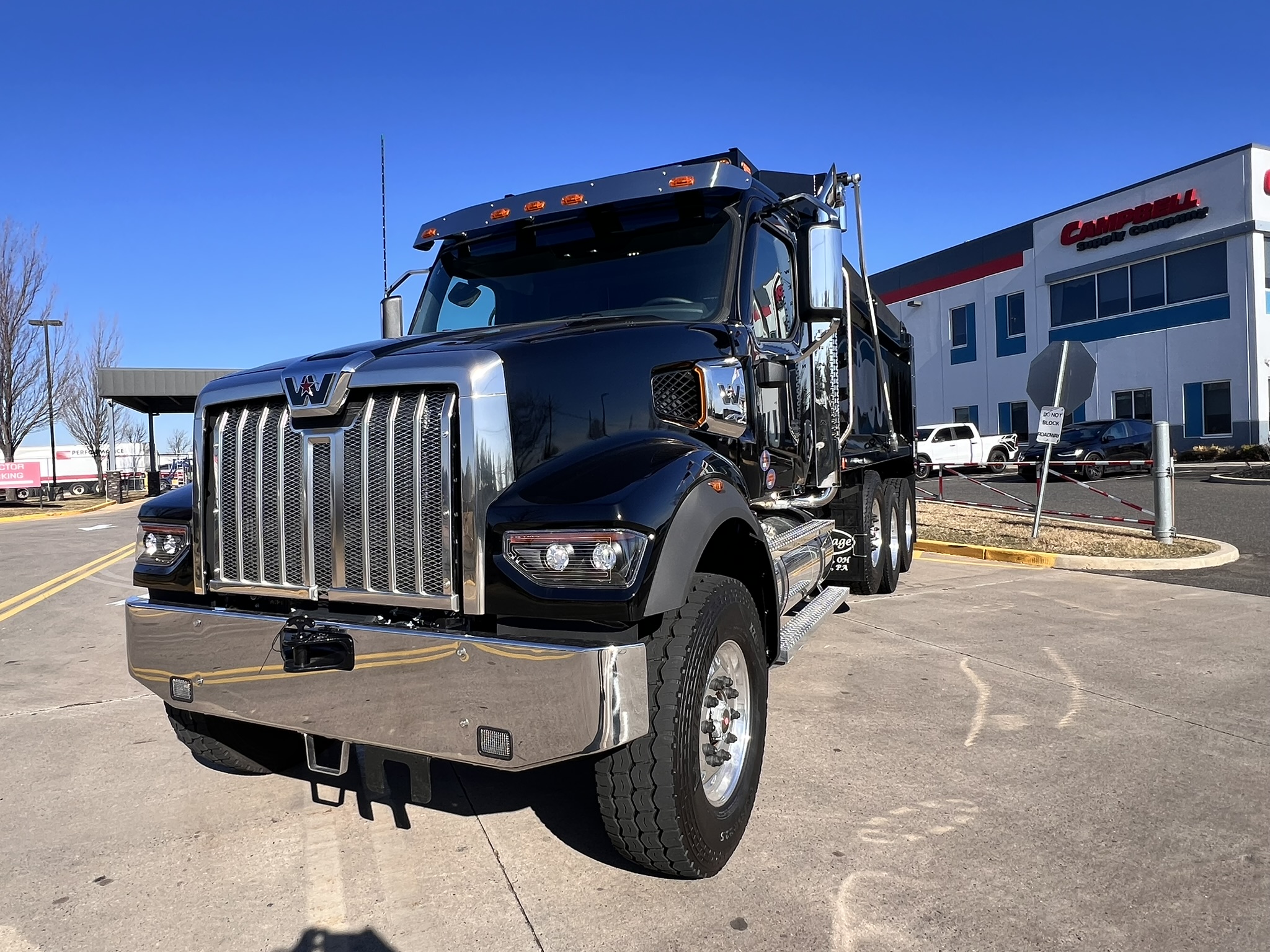 2025 WESTERN STAR 49X - image 2 of 6