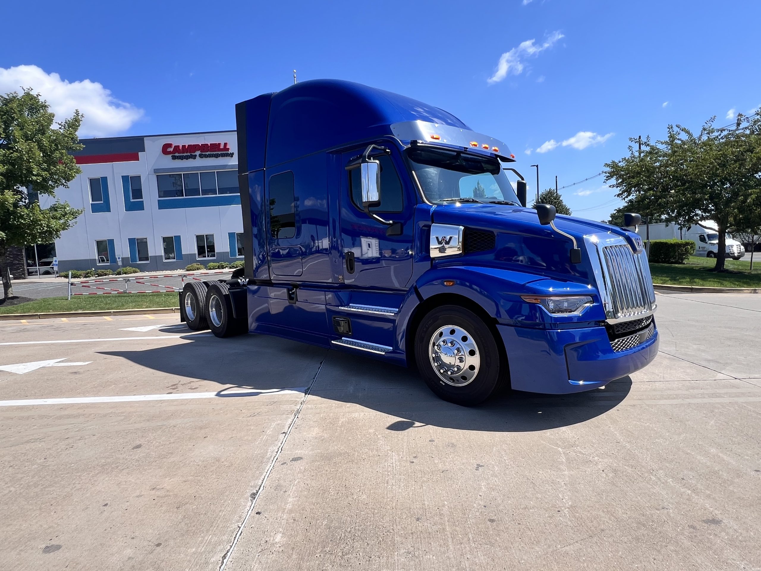 2024 WESTERN STAR/AU 57X CHASSIS - image 2 of 6