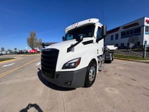 2025 FREIGHTLINER Cascadia PT126D 205946-01