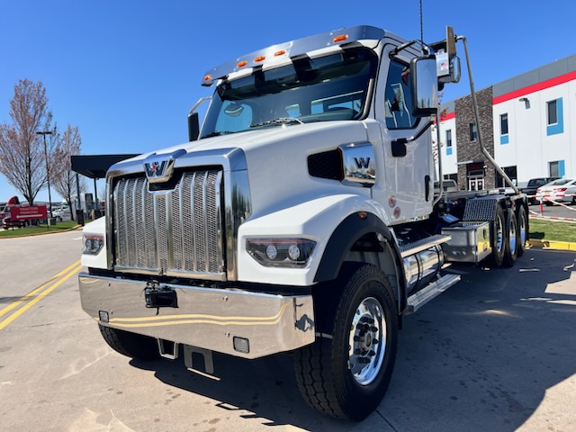 2025 Western Star Trucks 47X - image 1 of 6