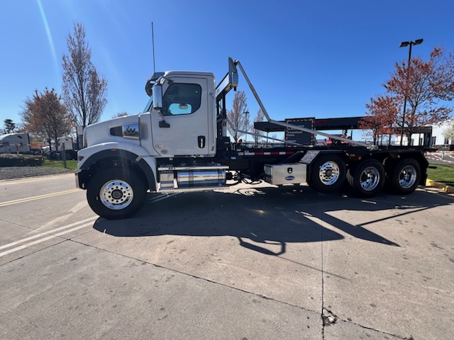 2025 Western Star Trucks 47X - image 2 of 6