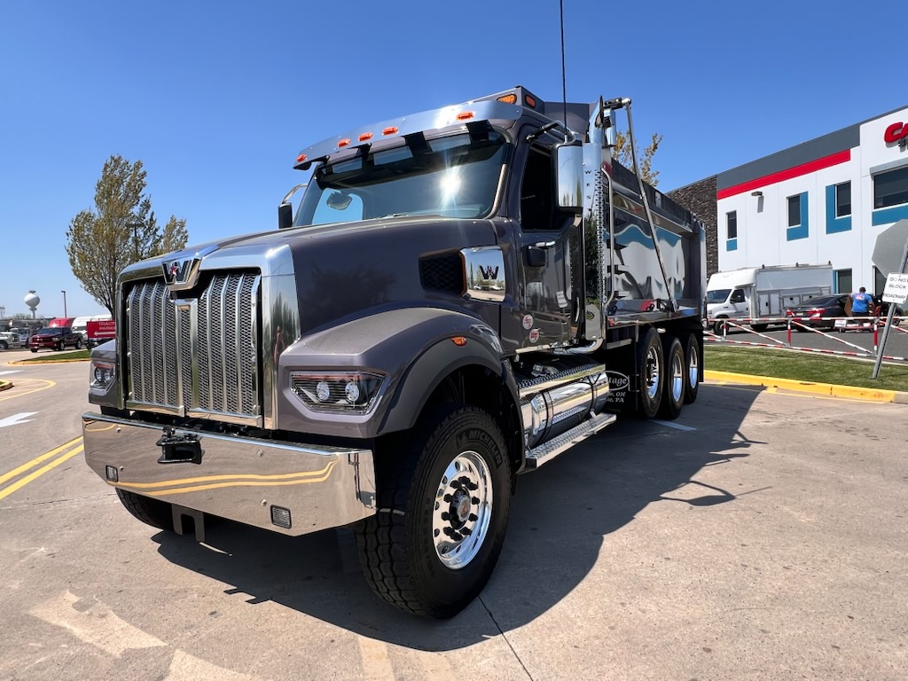 2025 Western Star Trucks 49X - image 1 of 6
