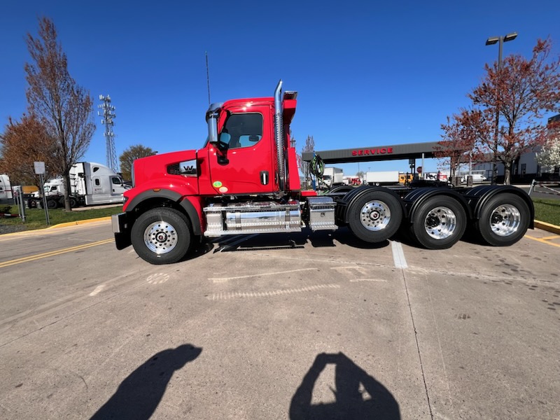 2025 Western Star Trucks 49X - image 2 of 6