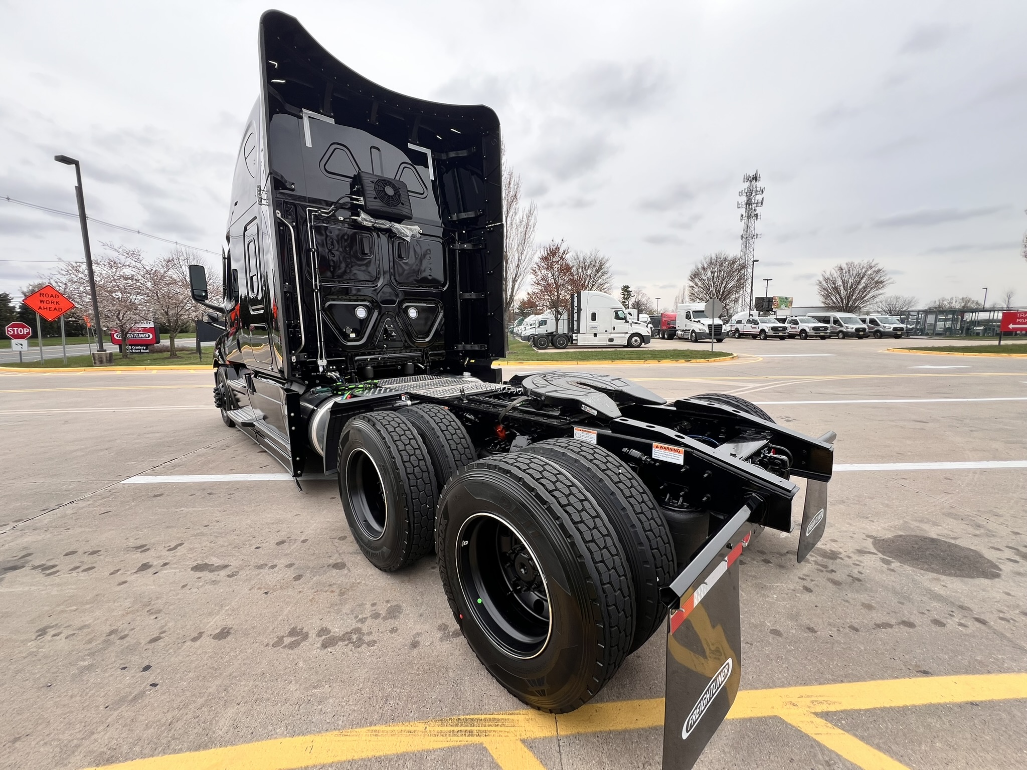 2026 FREIGHTLINER Cascadia PT126S - image 3 of 6