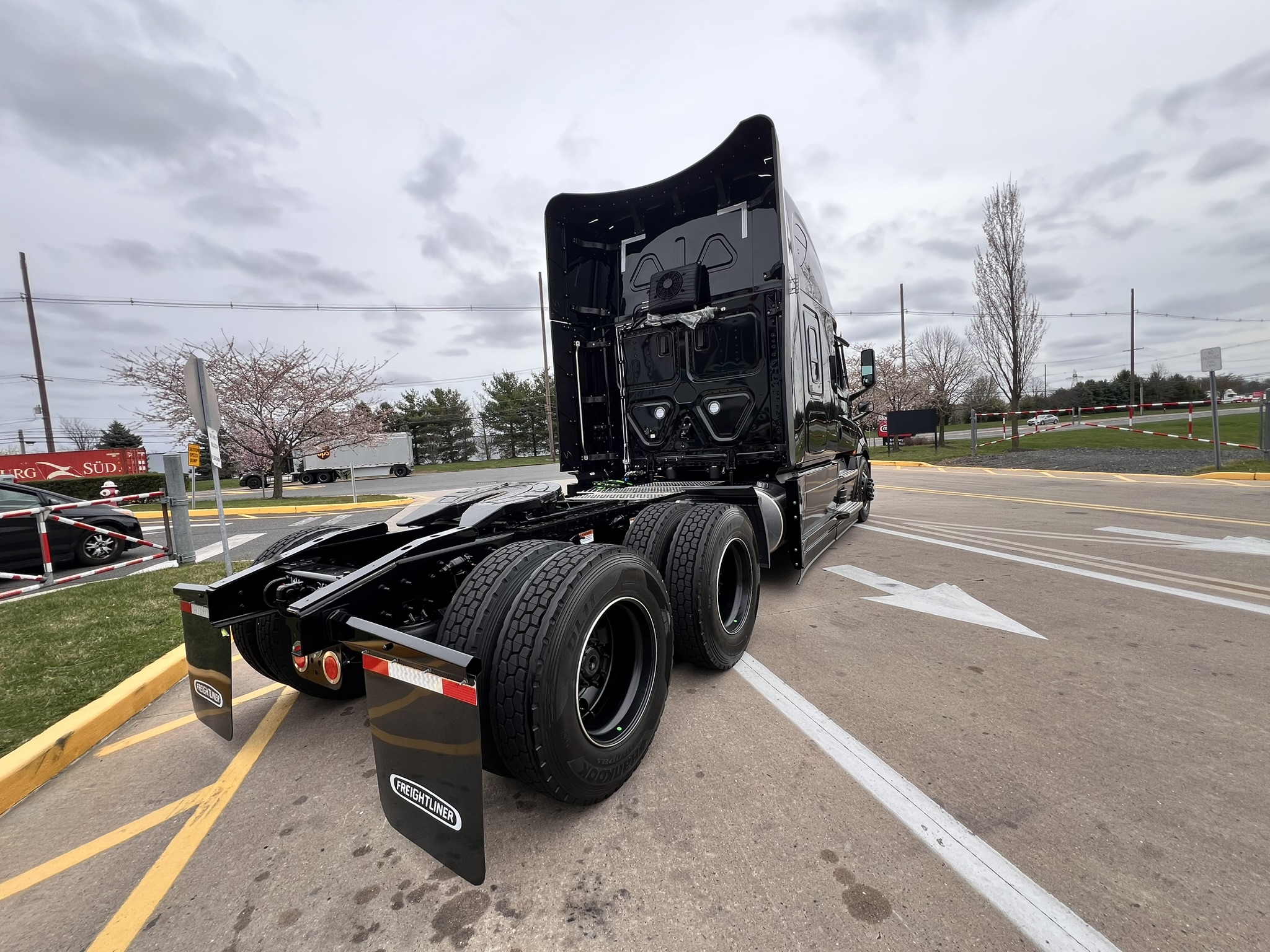 2026 FREIGHTLINER Cascadia PT126S - image 5 of 6