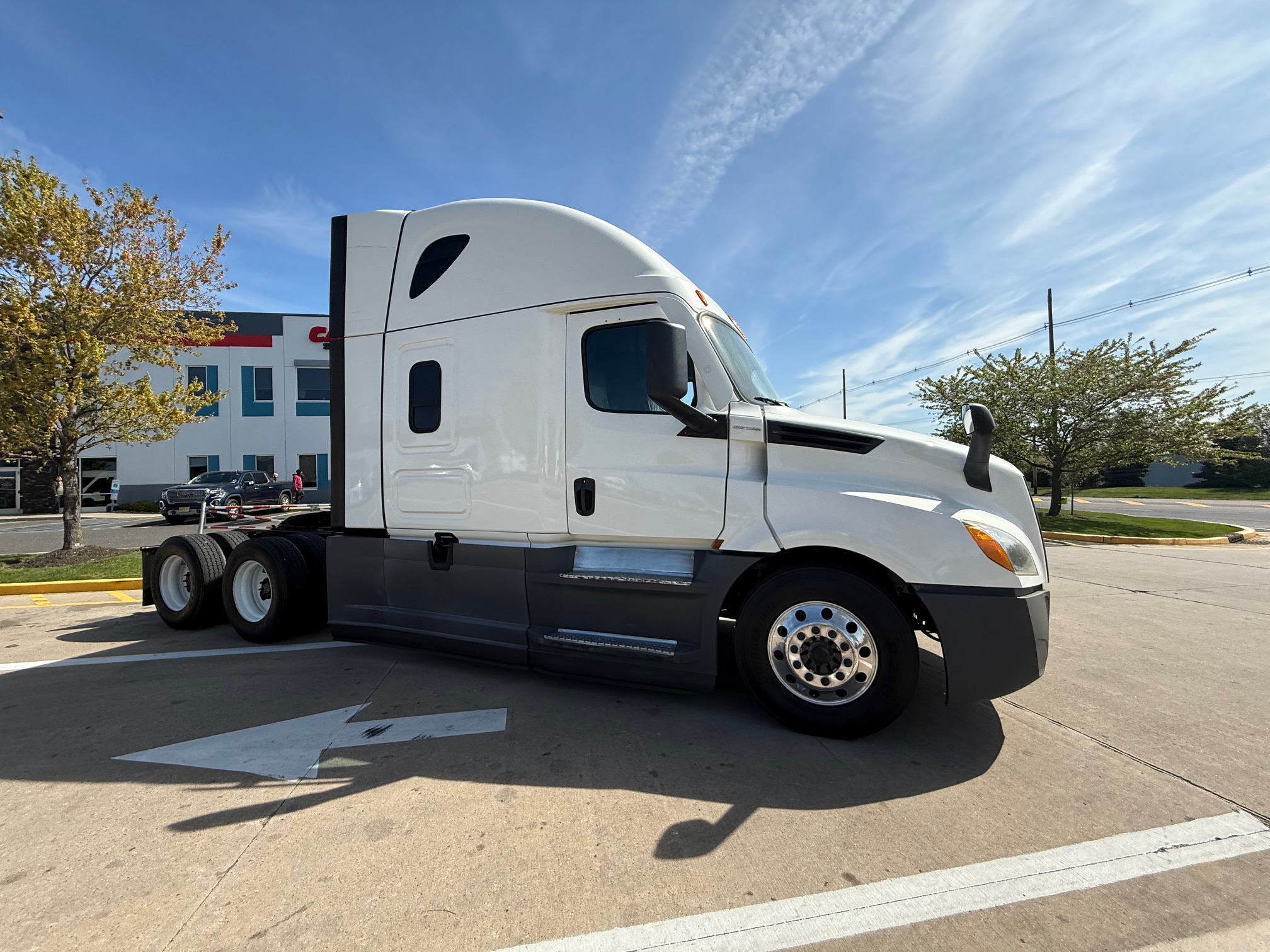 2021 FREIGHTLINER CASCADIA PT126S - image 1 of 6