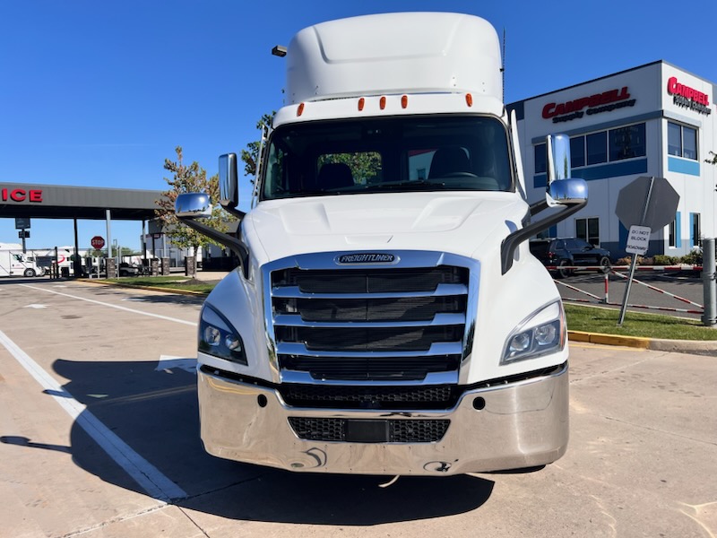 2025 FREIGHTLINER CASCADIA 116 - image 1 of 6