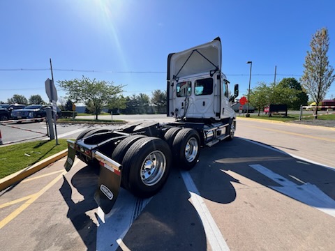 2025 FREIGHTLINER CASCADIA 116 - image 6 of 6