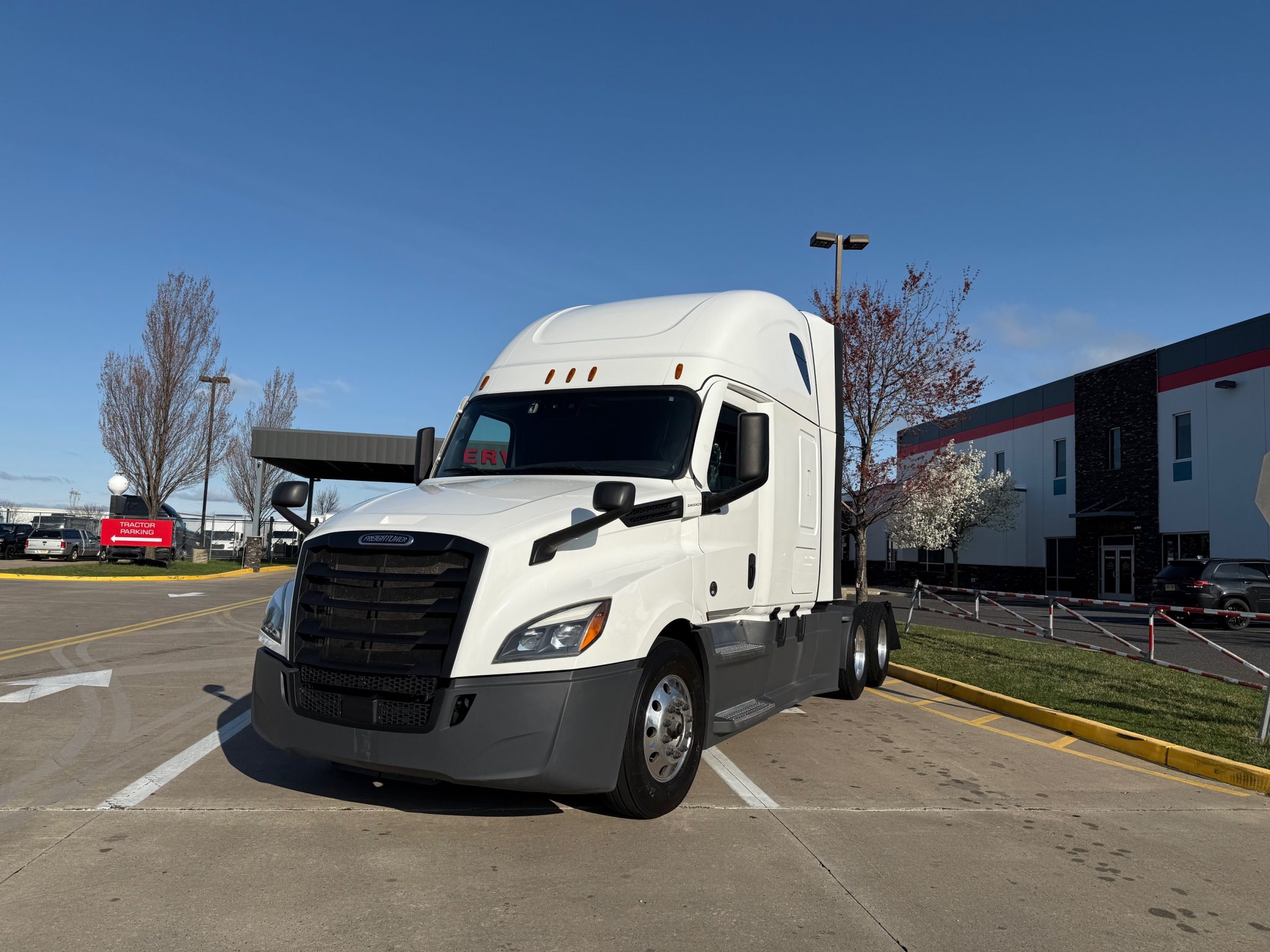 2023 Freightliner CASCADIA PT126S - Campbell Supply