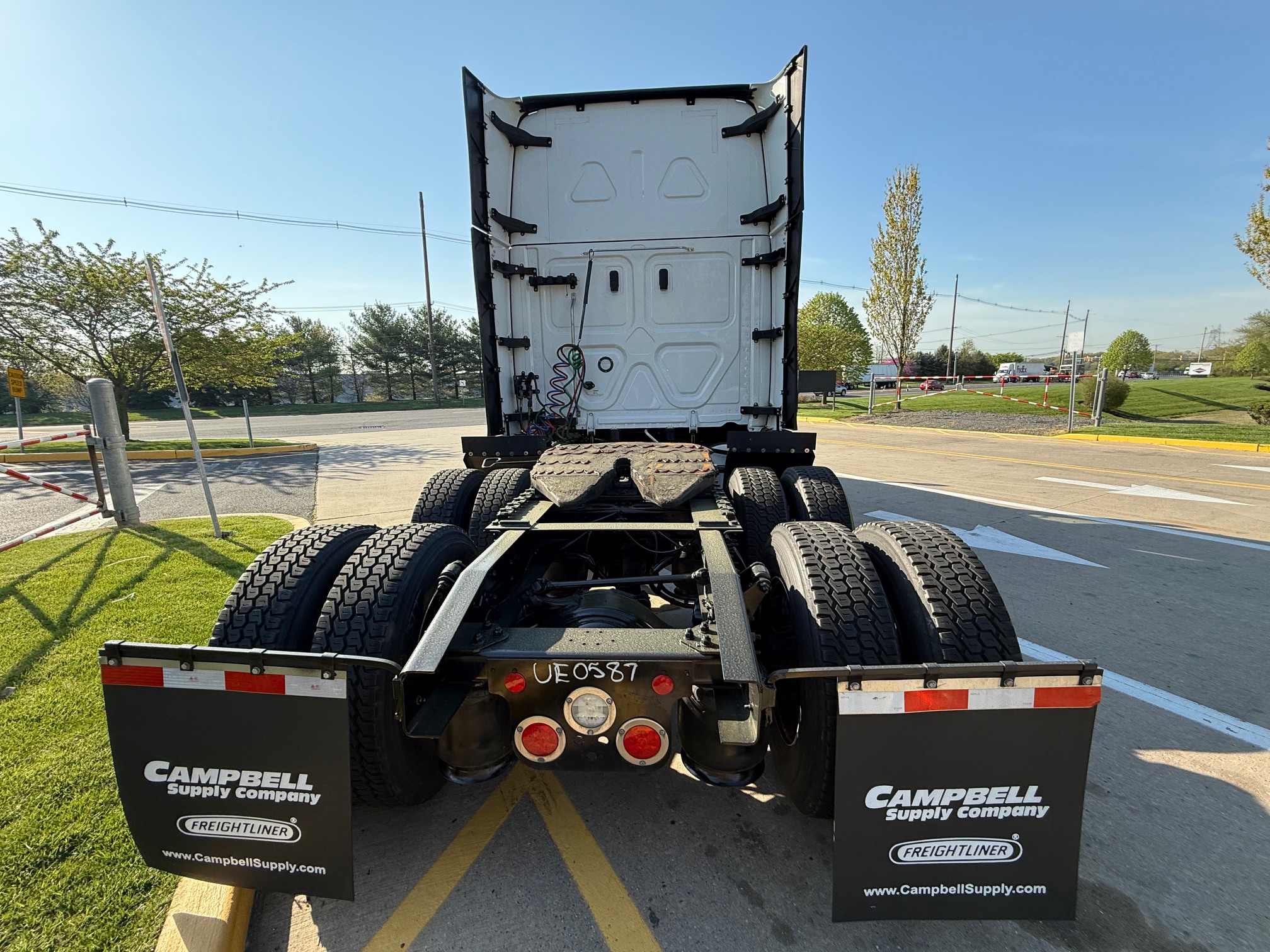 2023 FREIGHTLINER CASCADIA PT126S - image 5 of 6