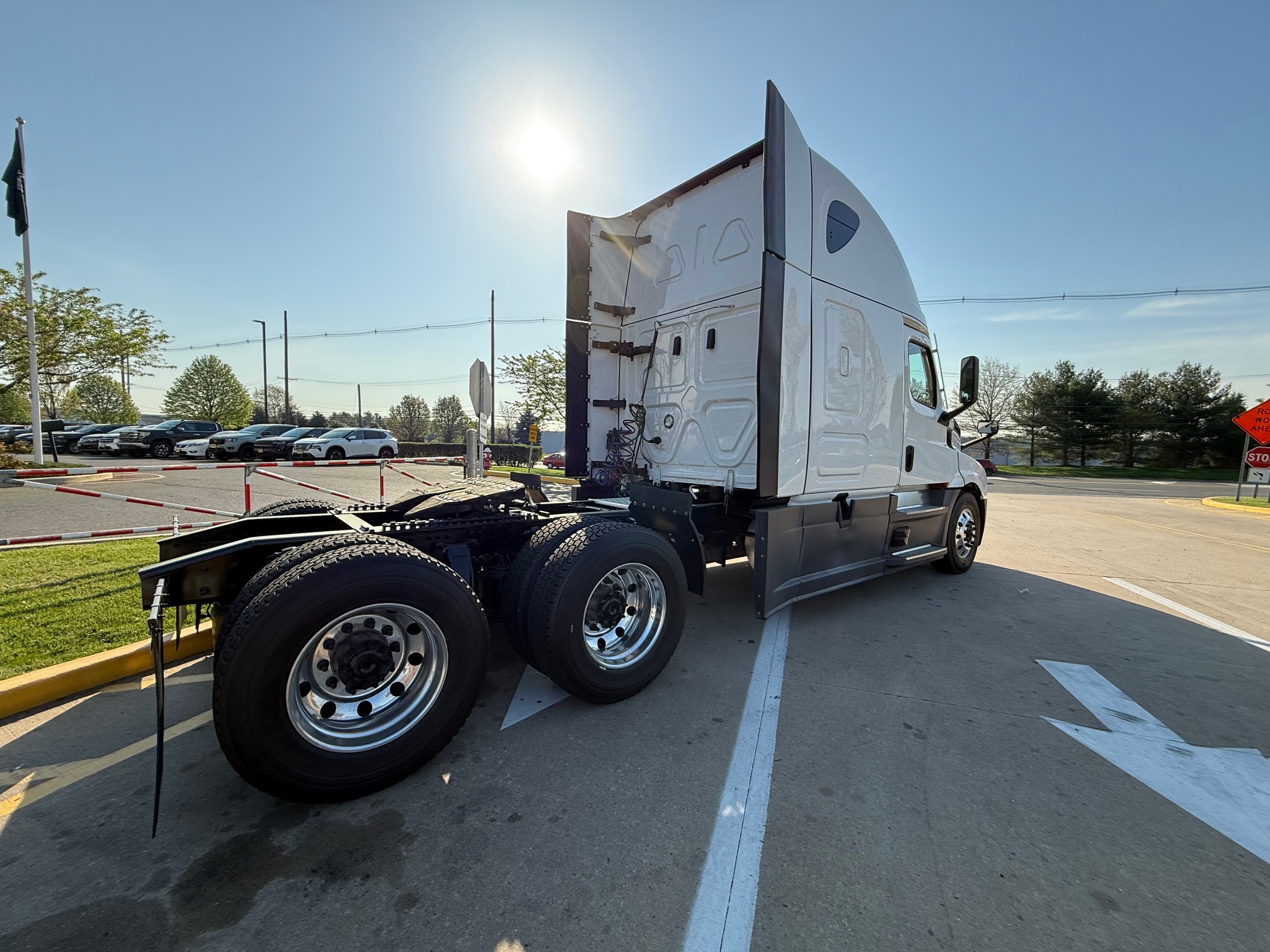 2023 FREIGHTLINER CASCADIA PT126S - image 6 of 6