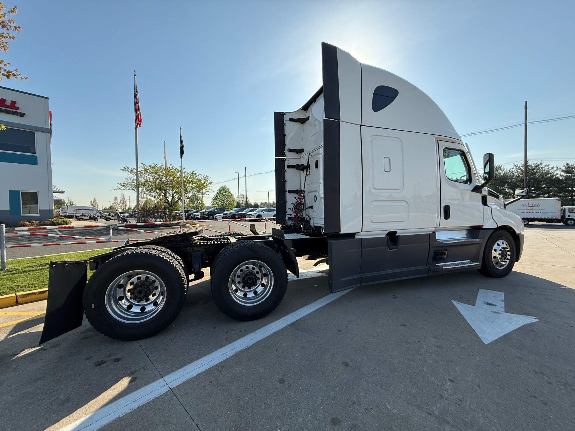 2023 FREIGHTLINER CASCADIA PT126S - image 6 of 6