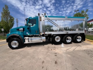 2025 Western Star Trucks 49X - image 2 of 6