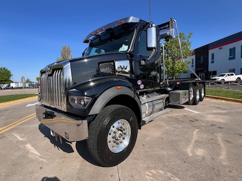 2025 Western Star Trucks 47X - image 2 of 6