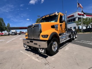2025 Western Star Trucks 49X - image 3 of 6