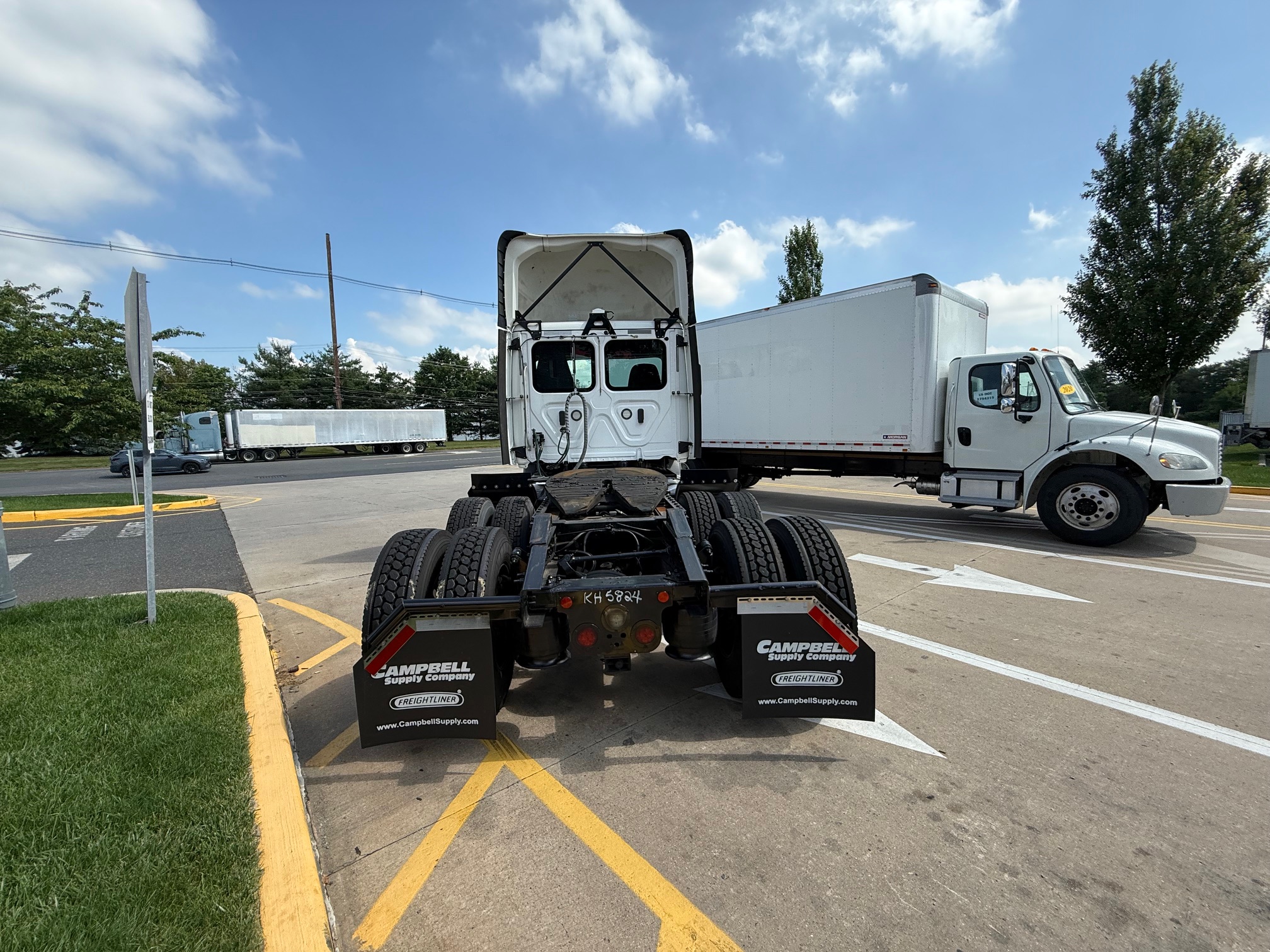 2019 Freightliner CASCADIA PE116D - image 4 of 6