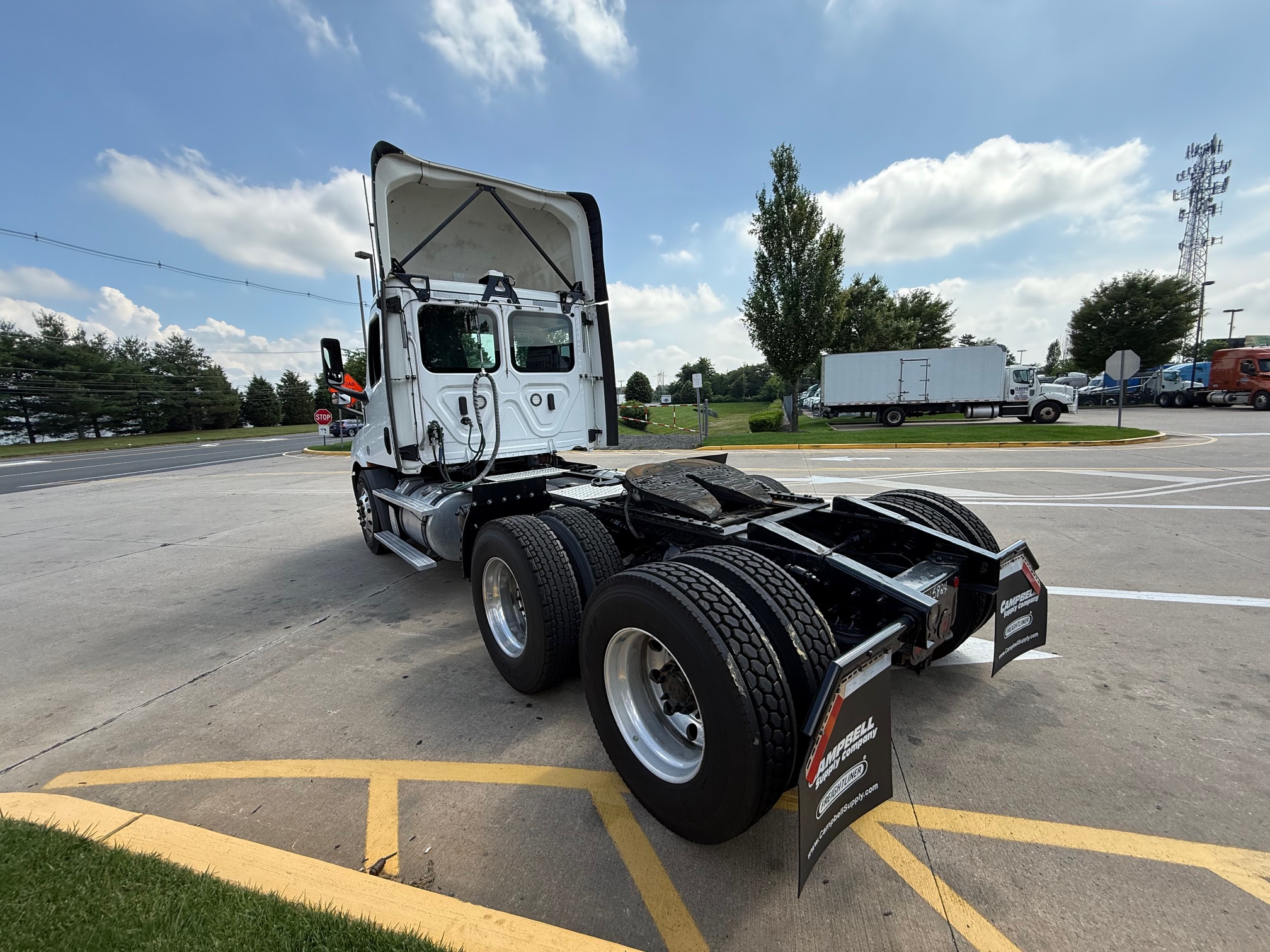 2019 Freightliner CASCADIA PE116D - image 5 of 6