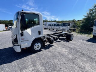 2025 ISUZU NPR - image 2 of 6