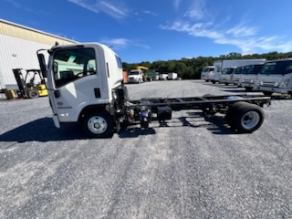2025 ISUZU NPR - image 3 of 6