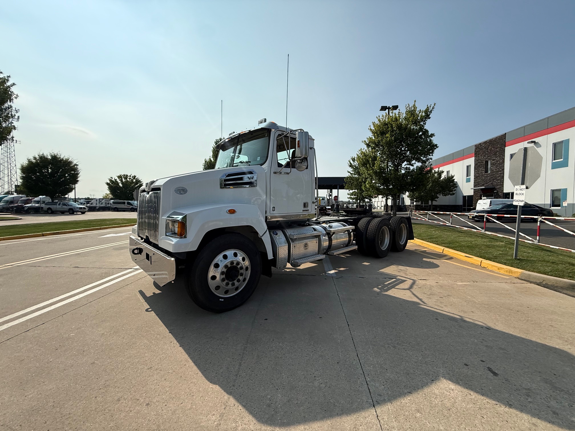 2019 Western Star Trucks 4700SF - image 3 of 6