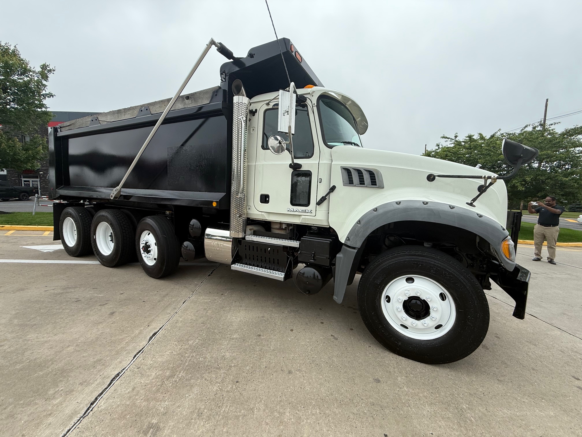 2015 MACK 700 - image 1 of 6