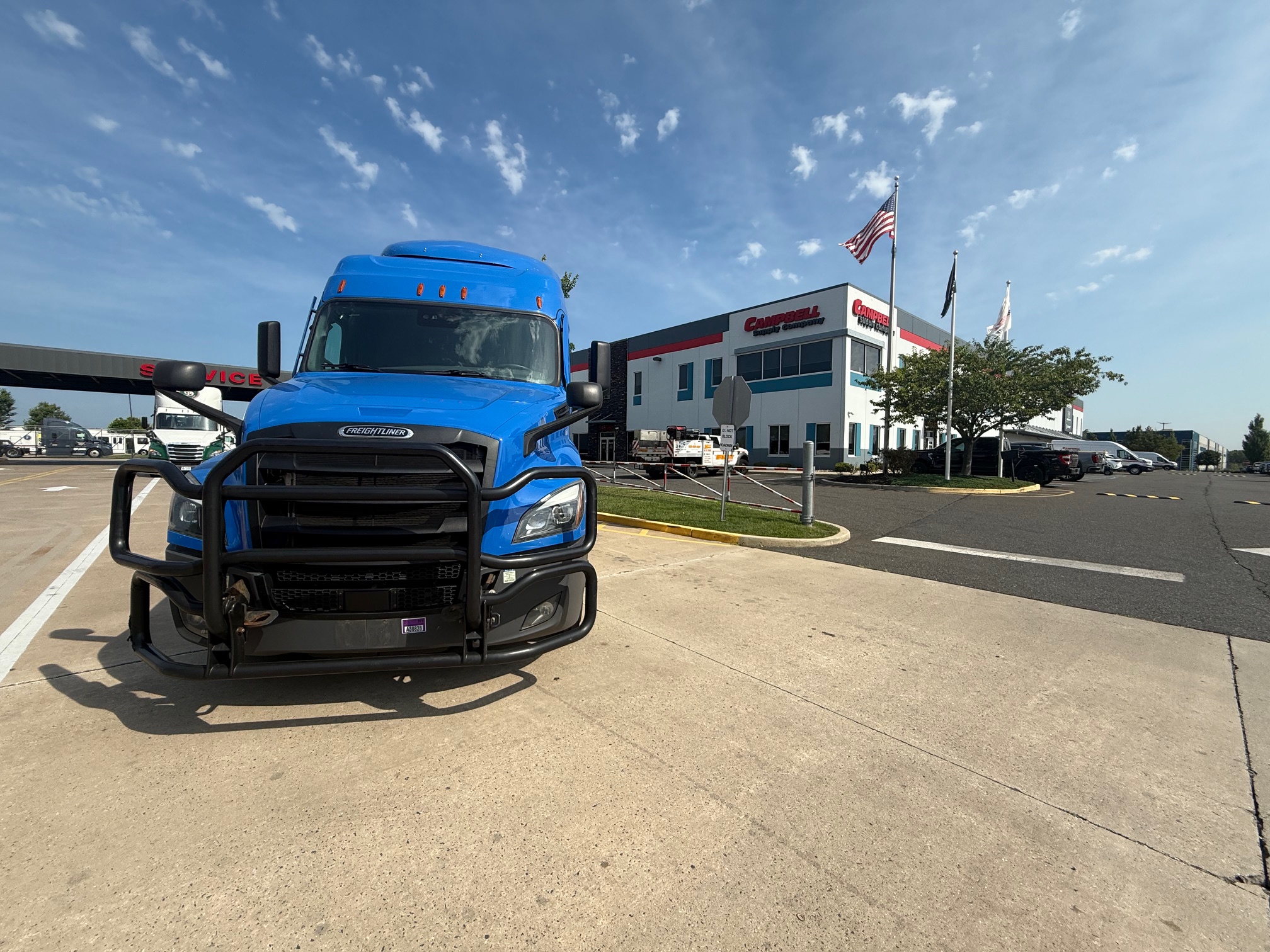 2022 FREIGHTLINER CASCADIA PT126S - image 1 of 6