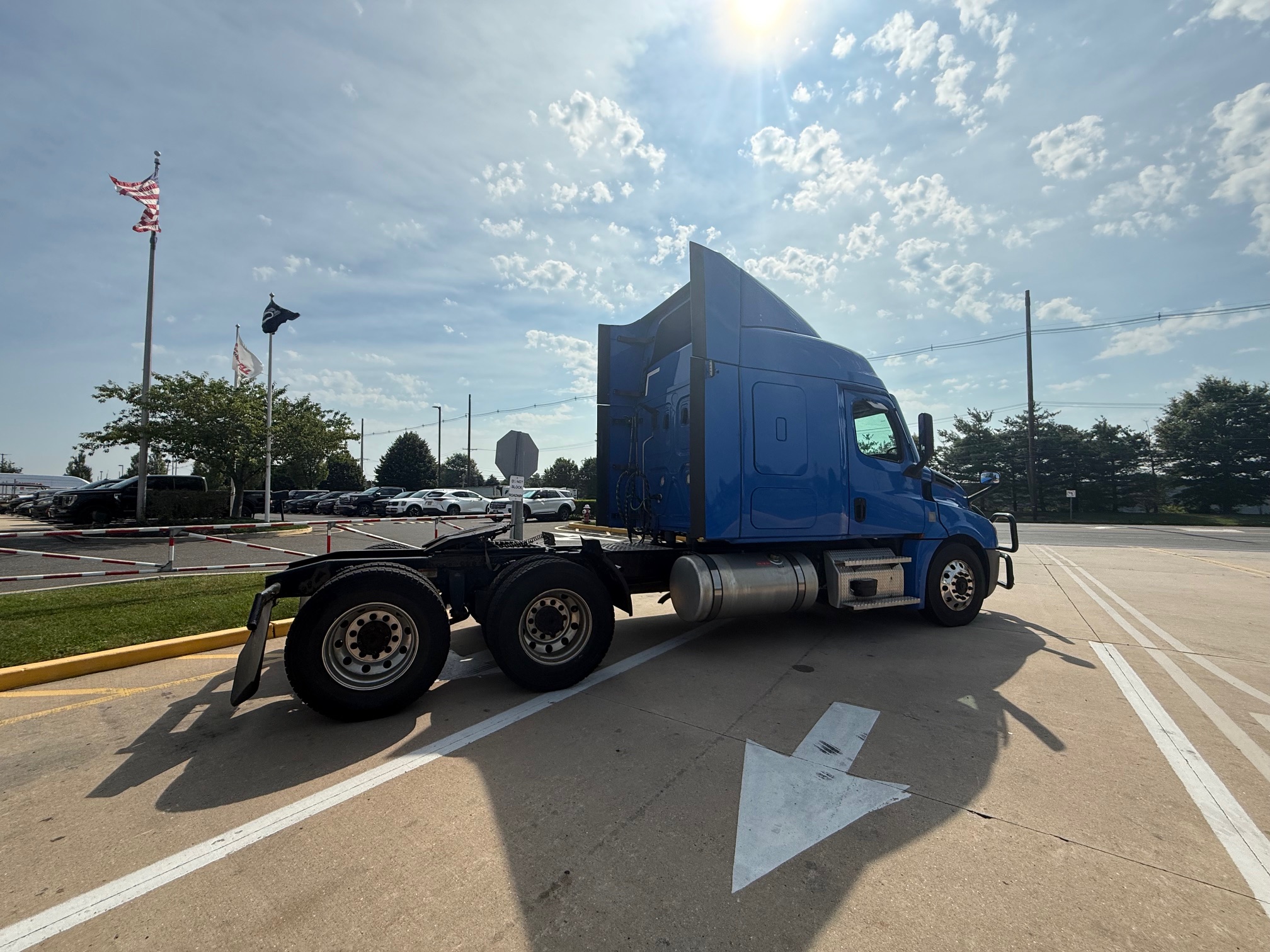 2022 FREIGHTLINER CASCADIA PT126S - image 4 of 6