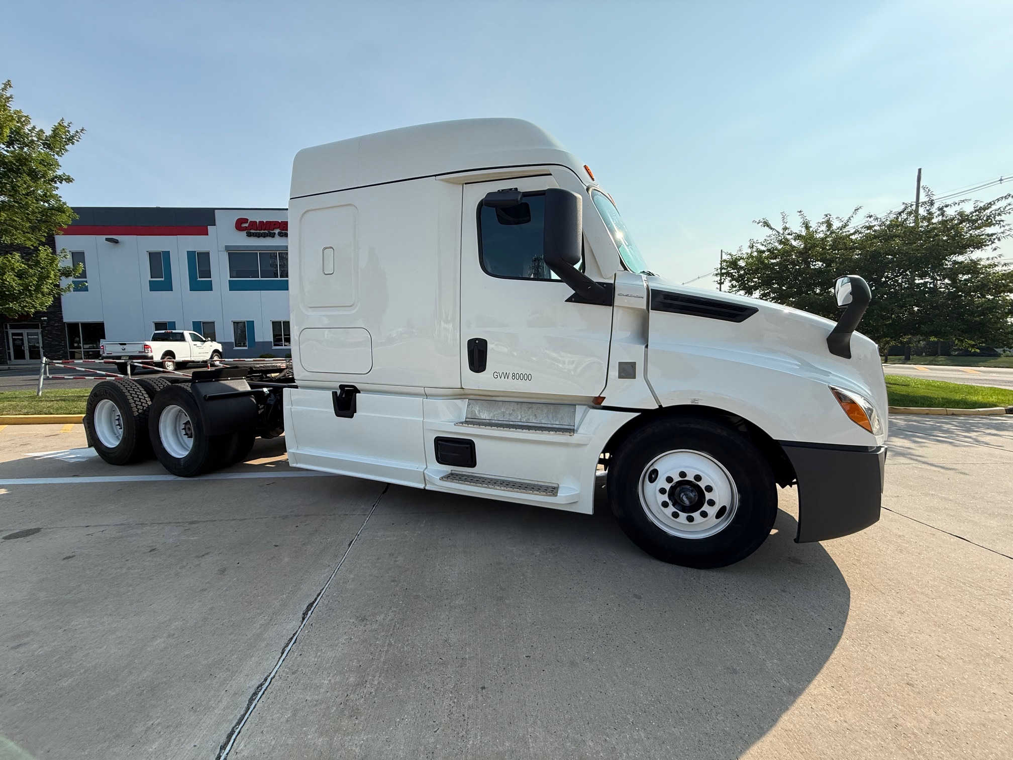 2022 FREIGHTLINER CASCADIA PT126S - image 1 of 6