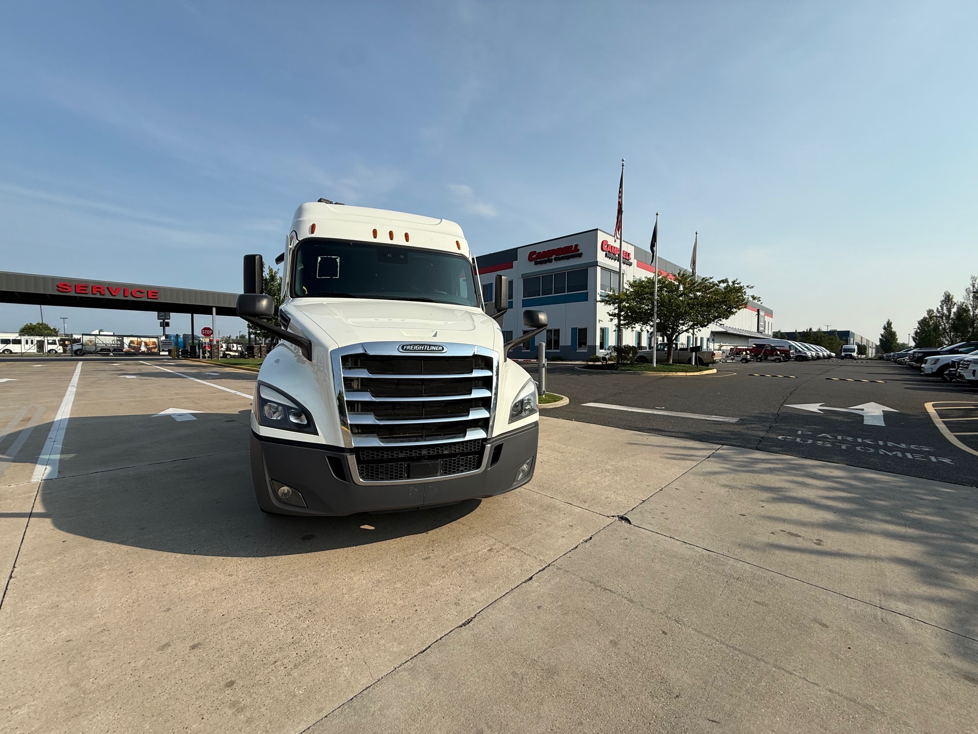 2022 FREIGHTLINER CASCADIA PT126S - image 2 of 6