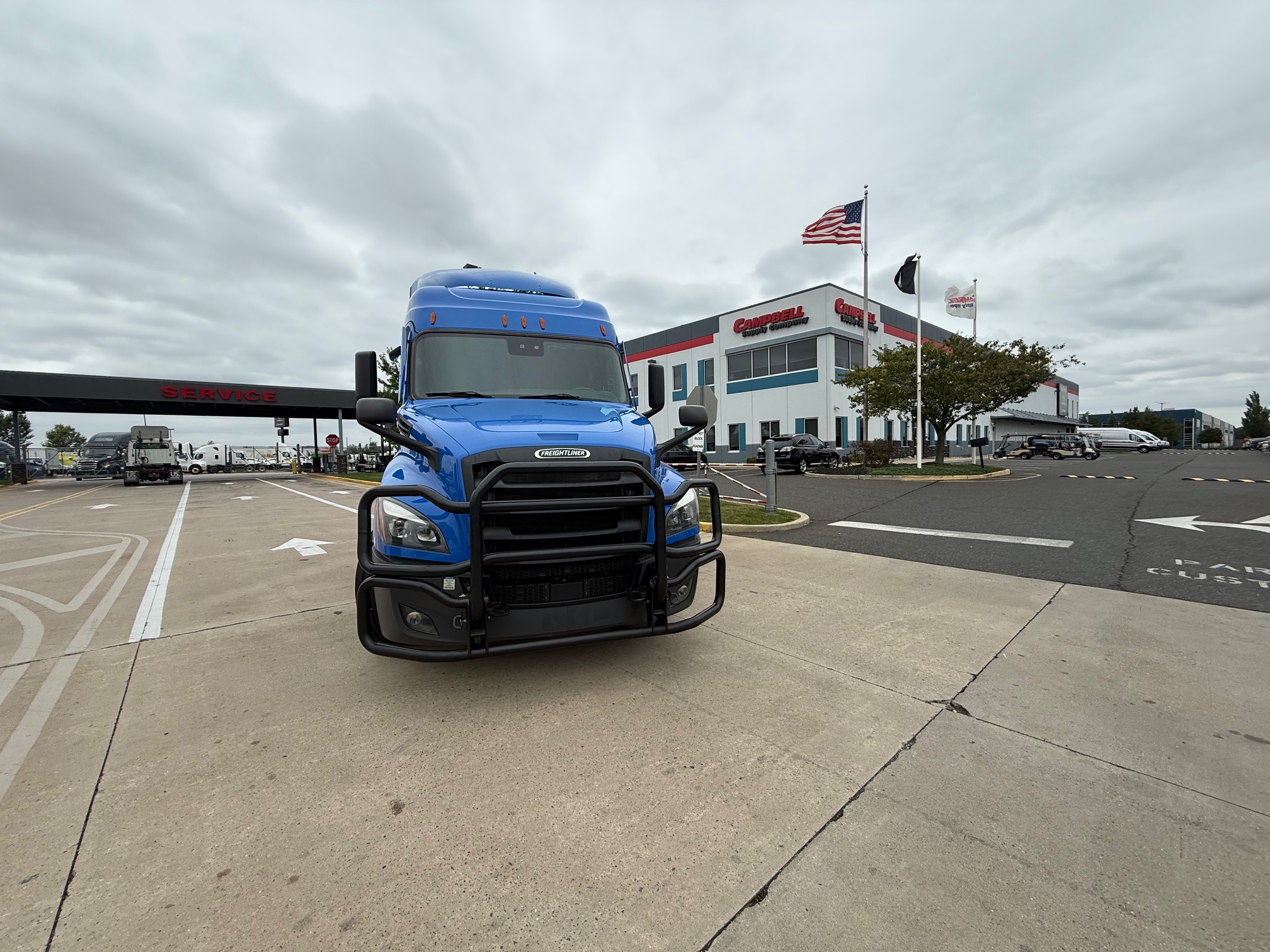 2022 FREIGHTLINER CASCADIA PT126S - image 2 of 6