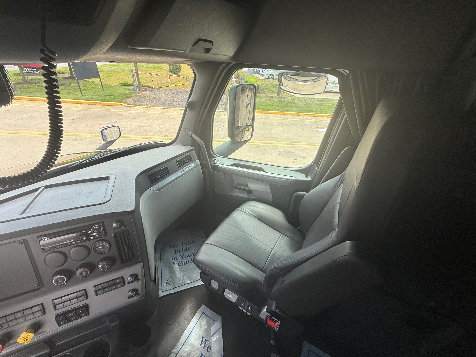 2020 Freightliner CASCADIA 126 172712-15 2020 Freightliner CASCADIA 126 172712-15