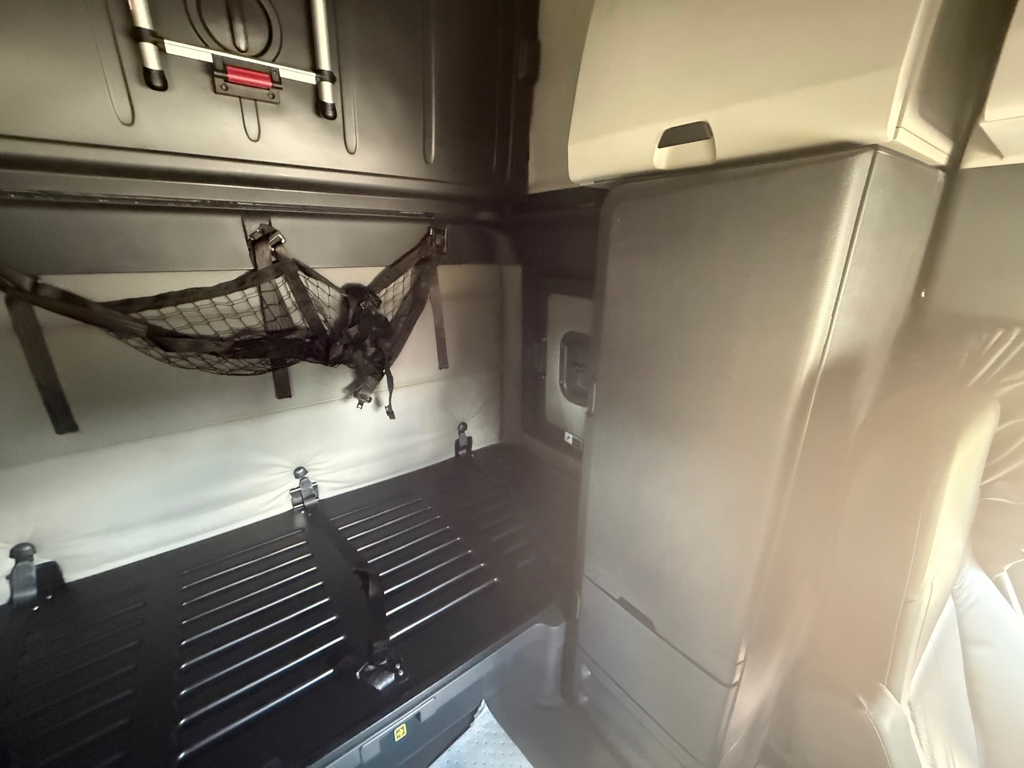 2020 Freightliner CASCADIA 126 172712-18 2020 Freightliner CASCADIA 126 172712-18