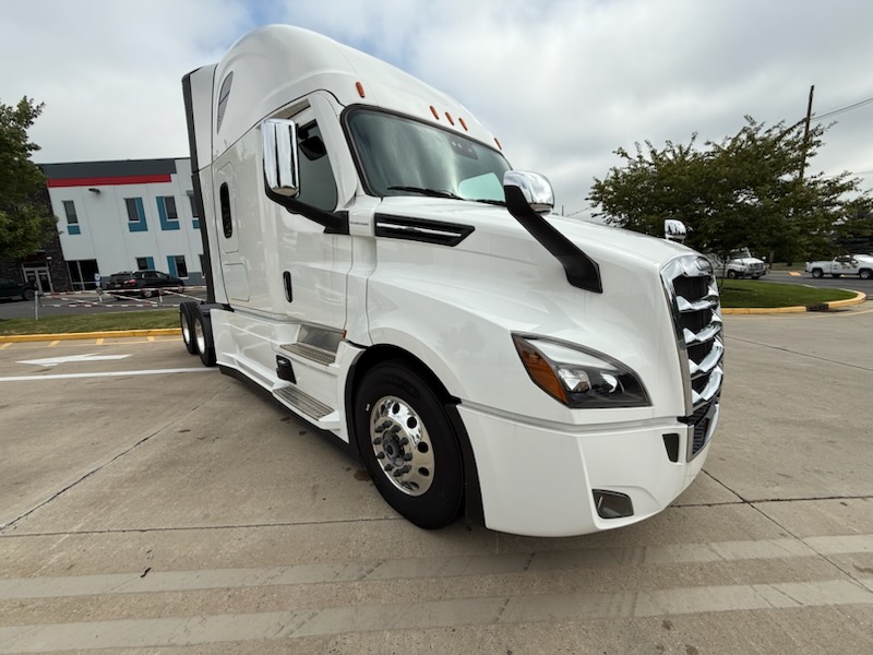2025 FREIGHTLINER CASCADIA 126 - image 5 of 6