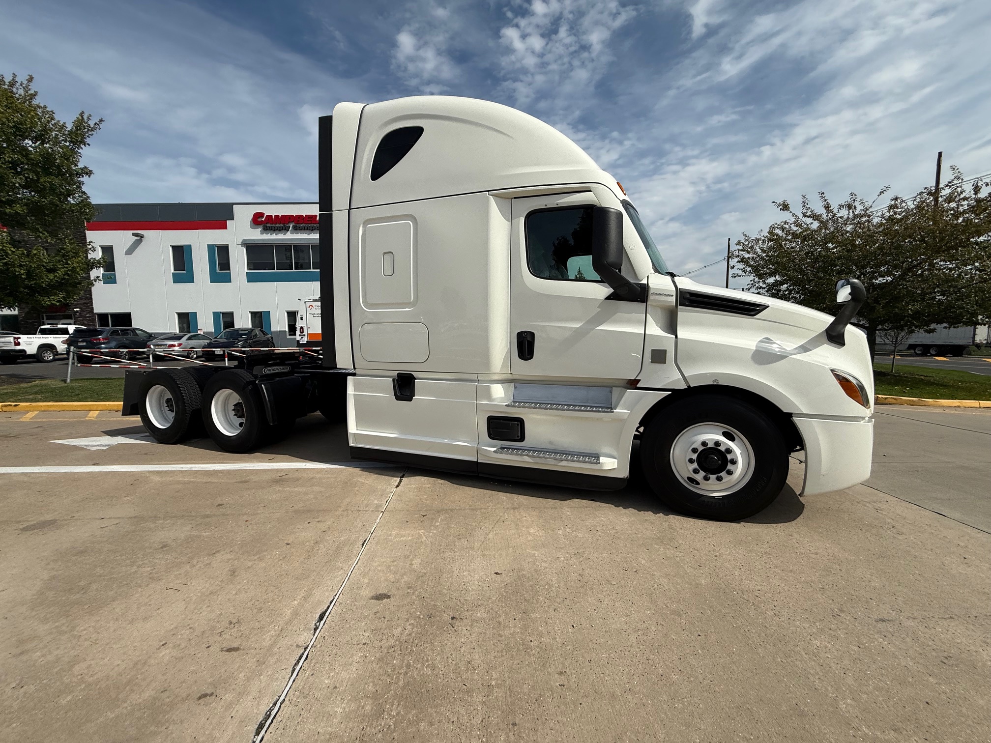 2022 Freightliner CA126SLP - image 1 of 6