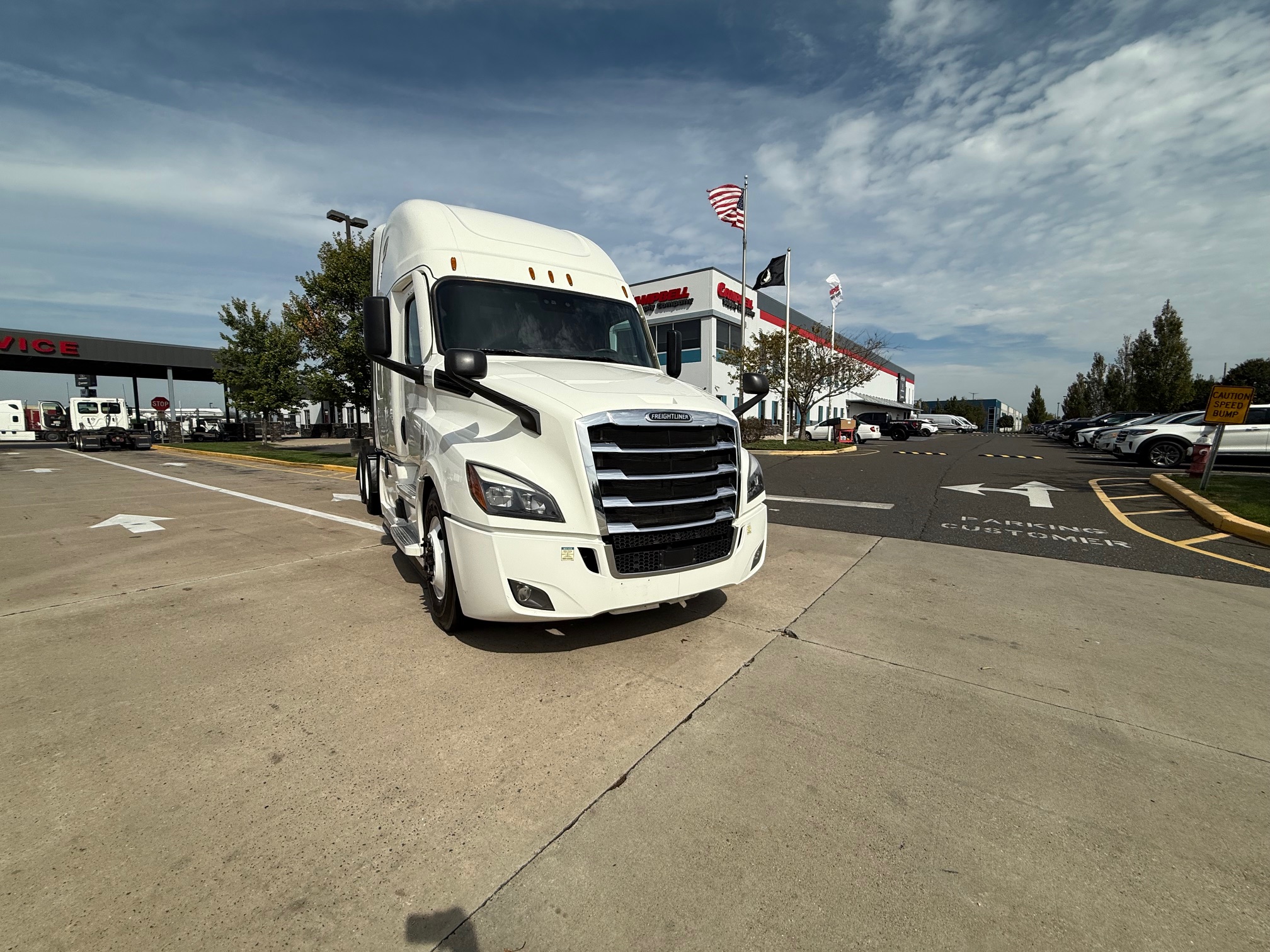 2022 Freightliner CA126SLP - image 2 of 6