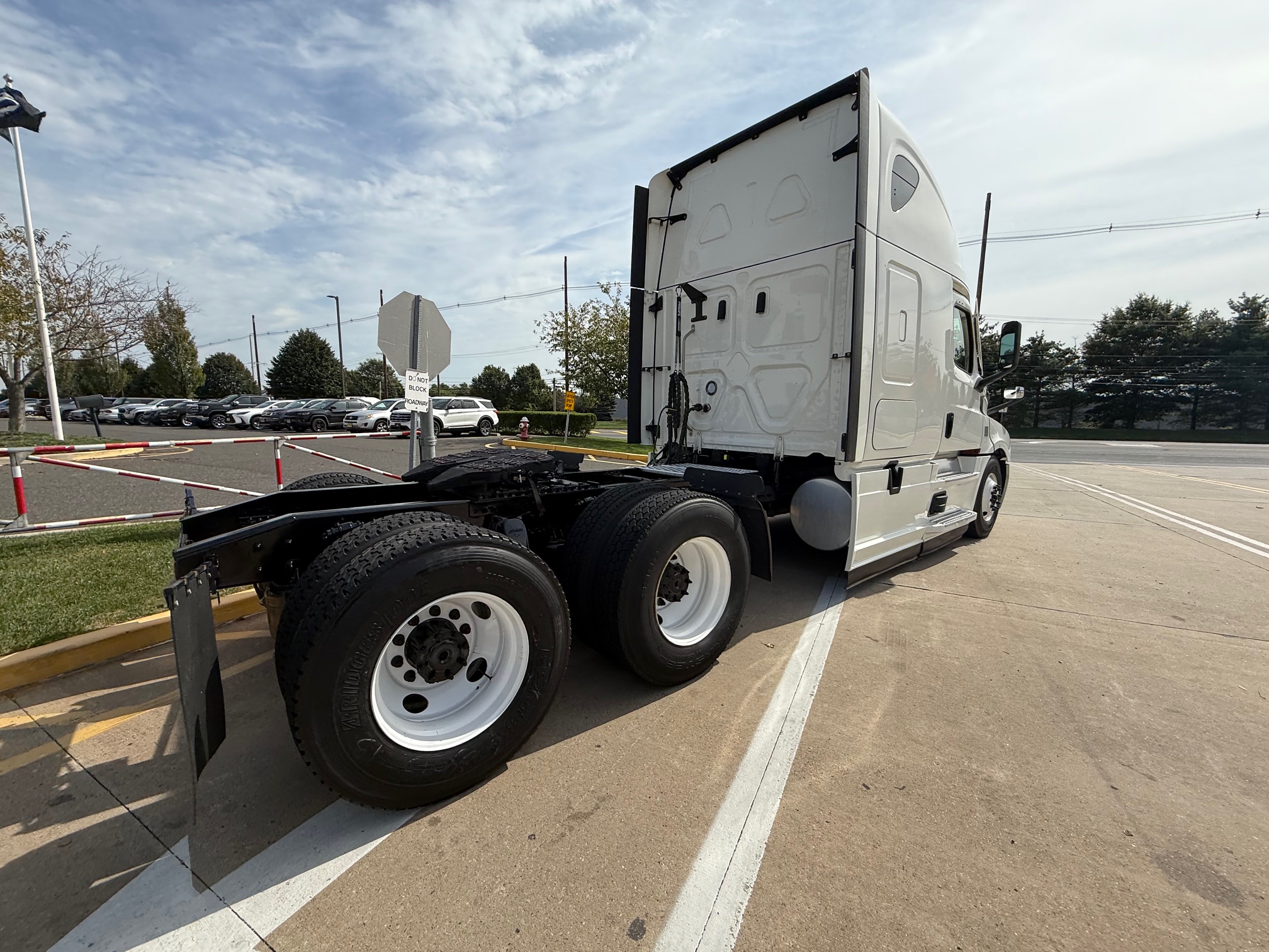 2022 Freightliner CA126SLP - image 6 of 6