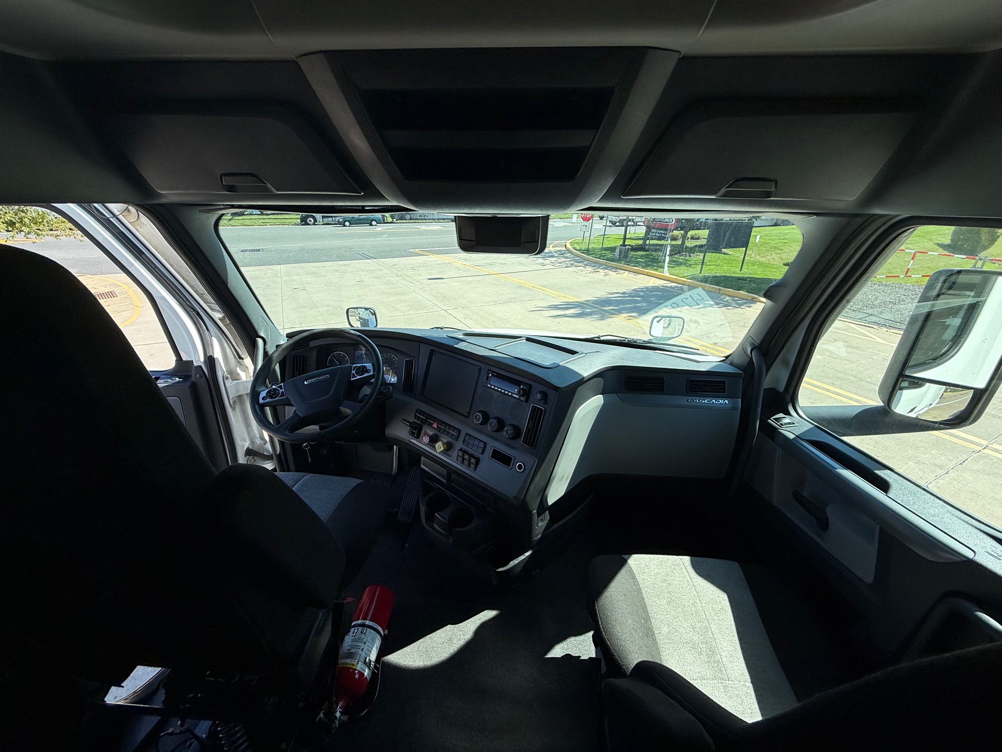 2022 FREIGHTLINER CASCADIA 126 211367-10 2022 FREIGHTLINER CASCADIA 126 211367-10