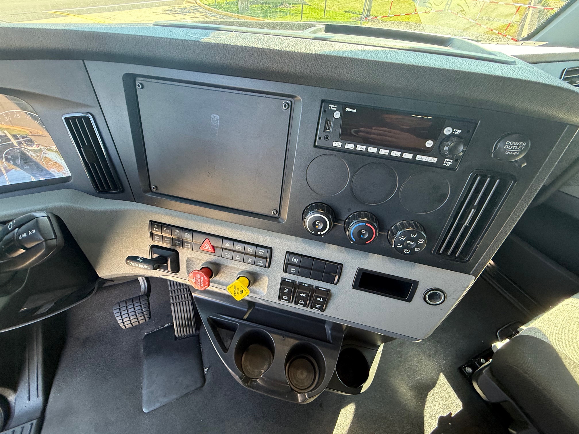 2022 FREIGHTLINER CASCADIA 126 211367-12 2022 FREIGHTLINER CASCADIA 126 211367-12