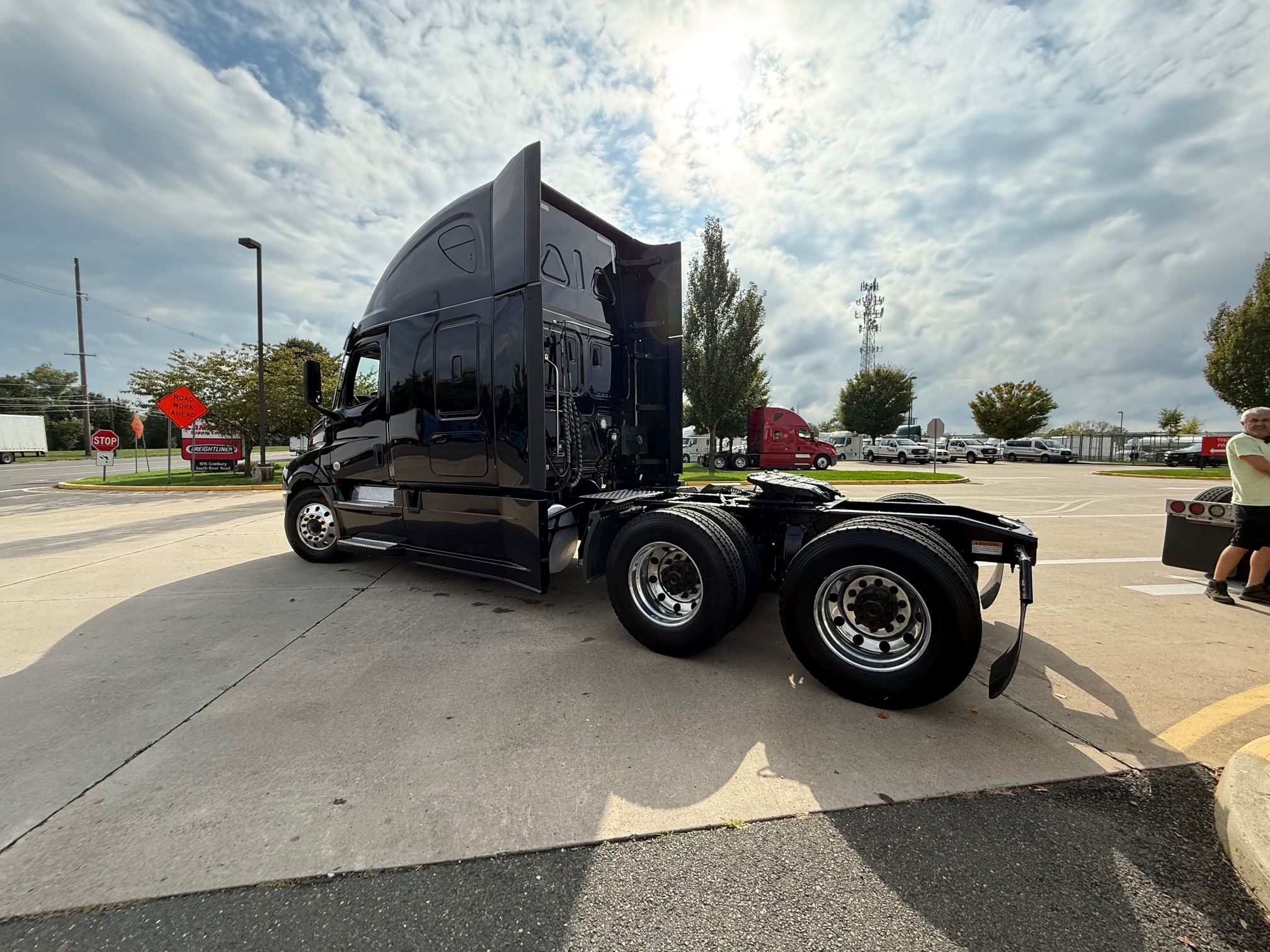 2022 Freightliner CASCADIA 126 - image 6 of 6