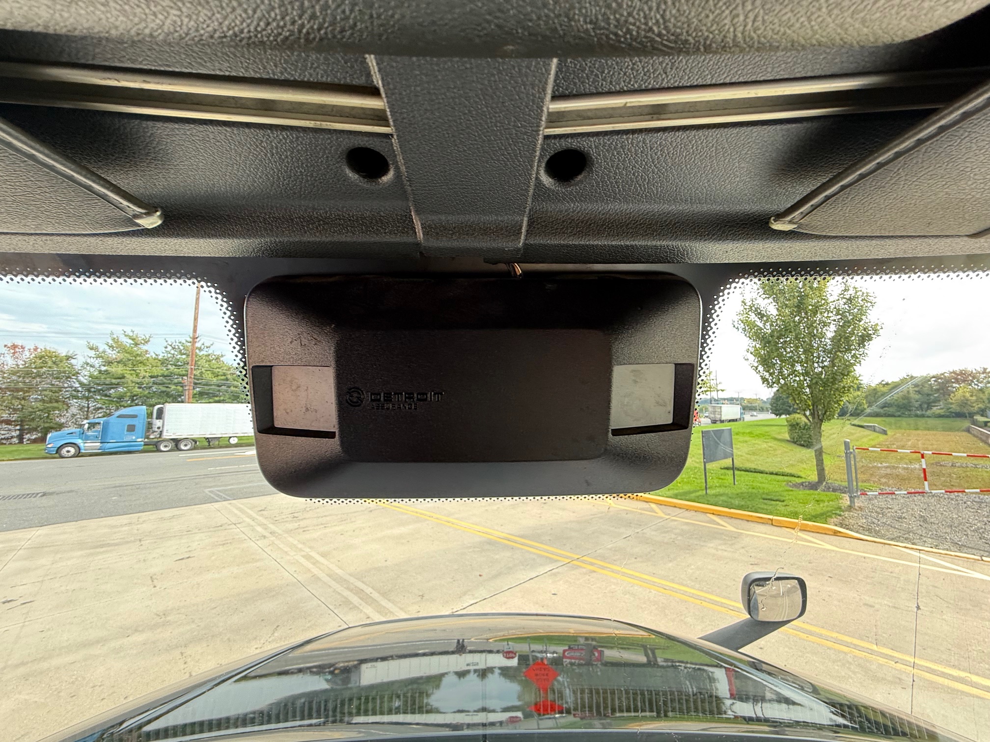 2022 Freightliner CASCADIA 126 - image 5 of 6