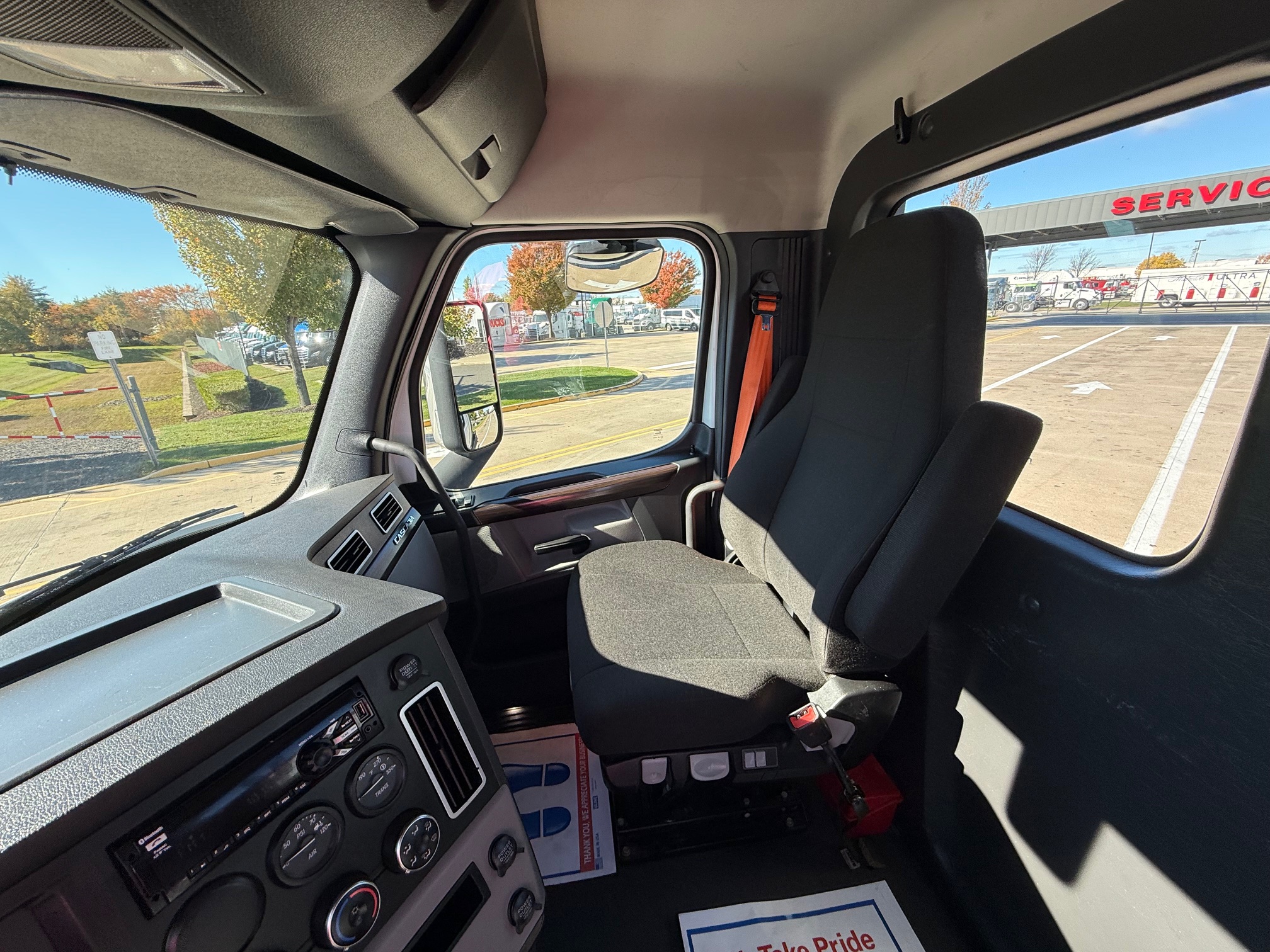 2021 FREIGHTLINER CASCADIA 126 211368-13 2021 FREIGHTLINER CASCADIA 126 211368-13