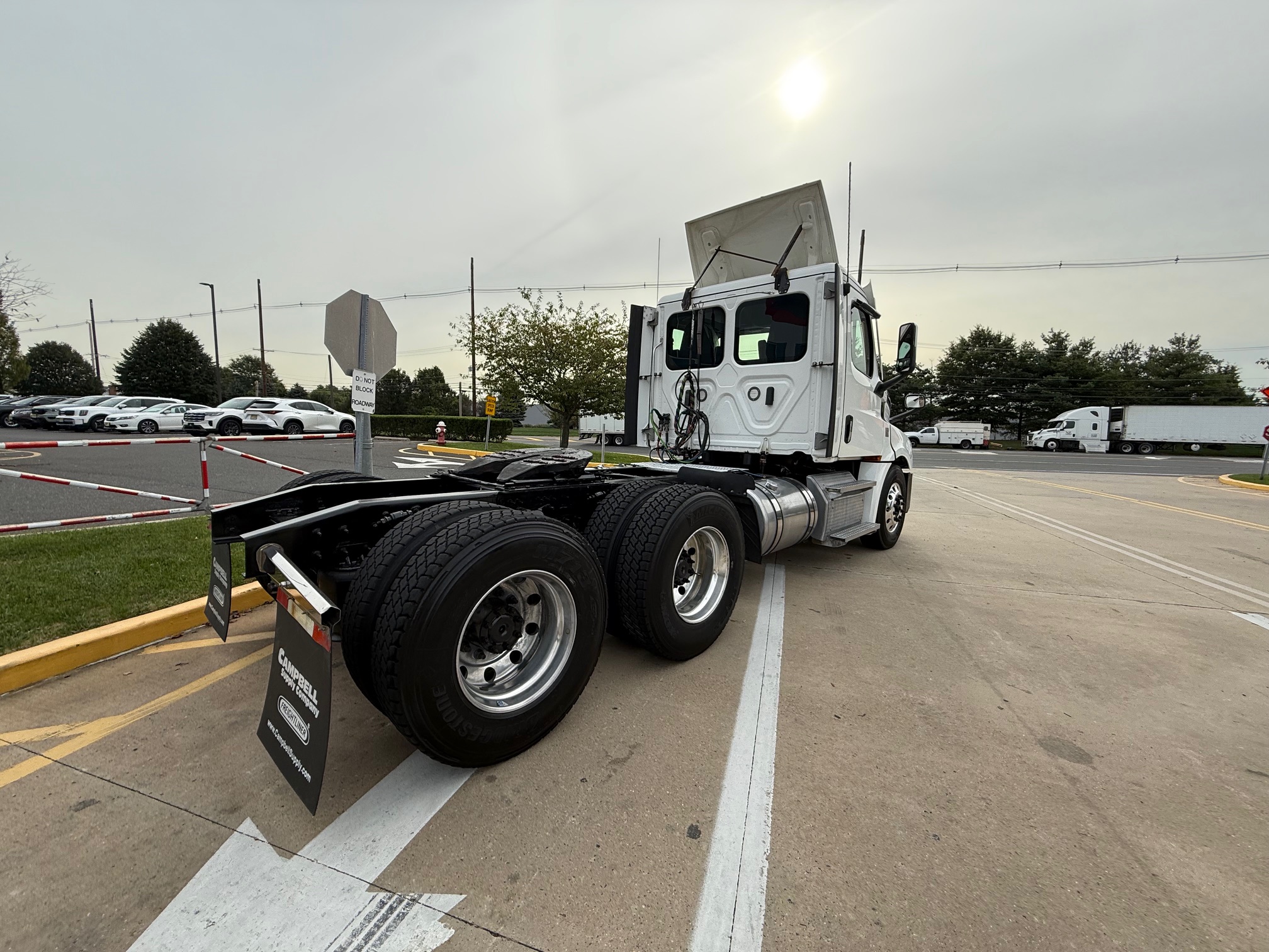2021 FREIGHTLINER CASCADIA 126 - image 6 of 6