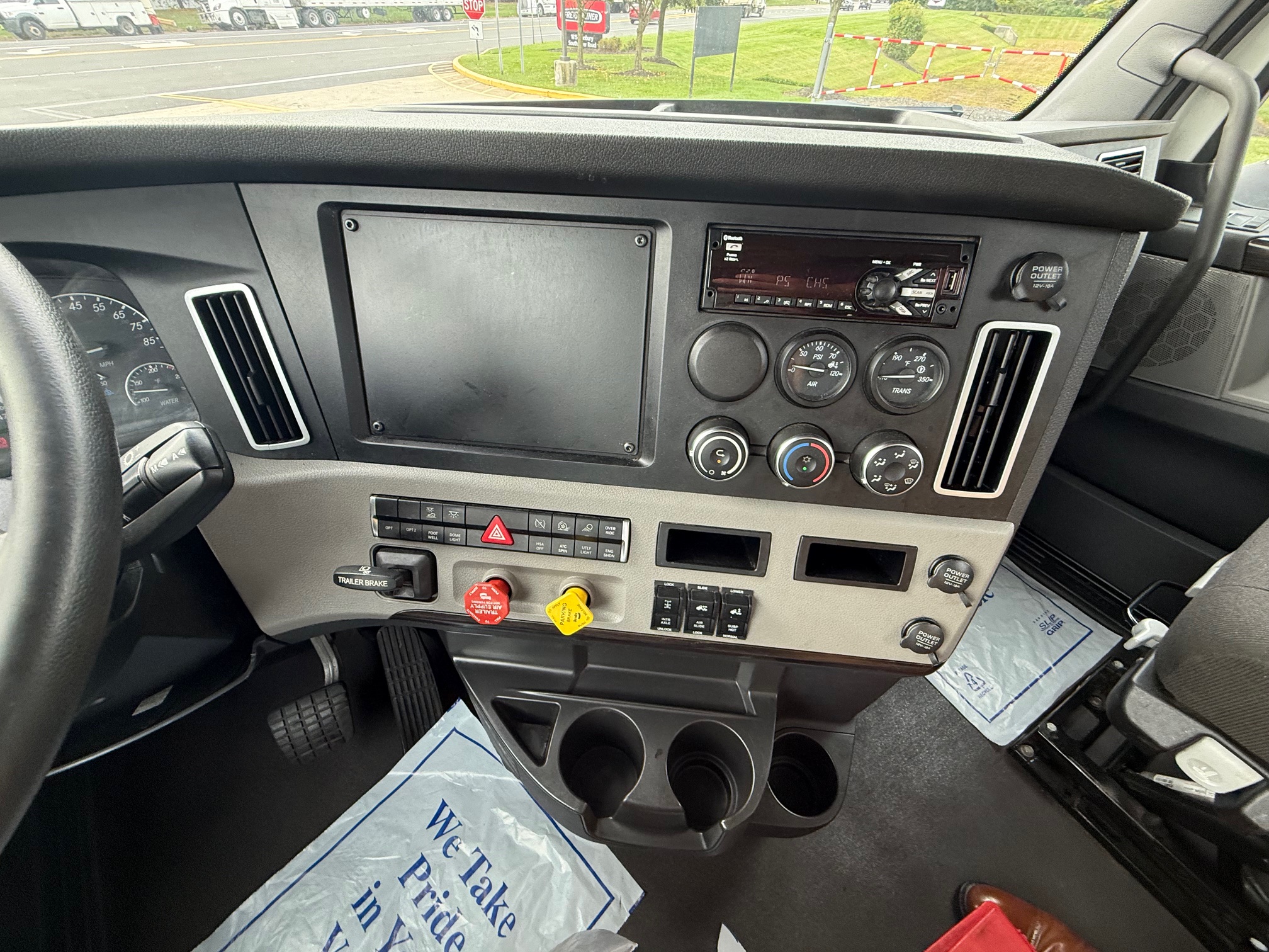 2021 FREIGHTLINER CASCADIA 126 211370-13 2021 FREIGHTLINER CASCADIA 126 211370-13