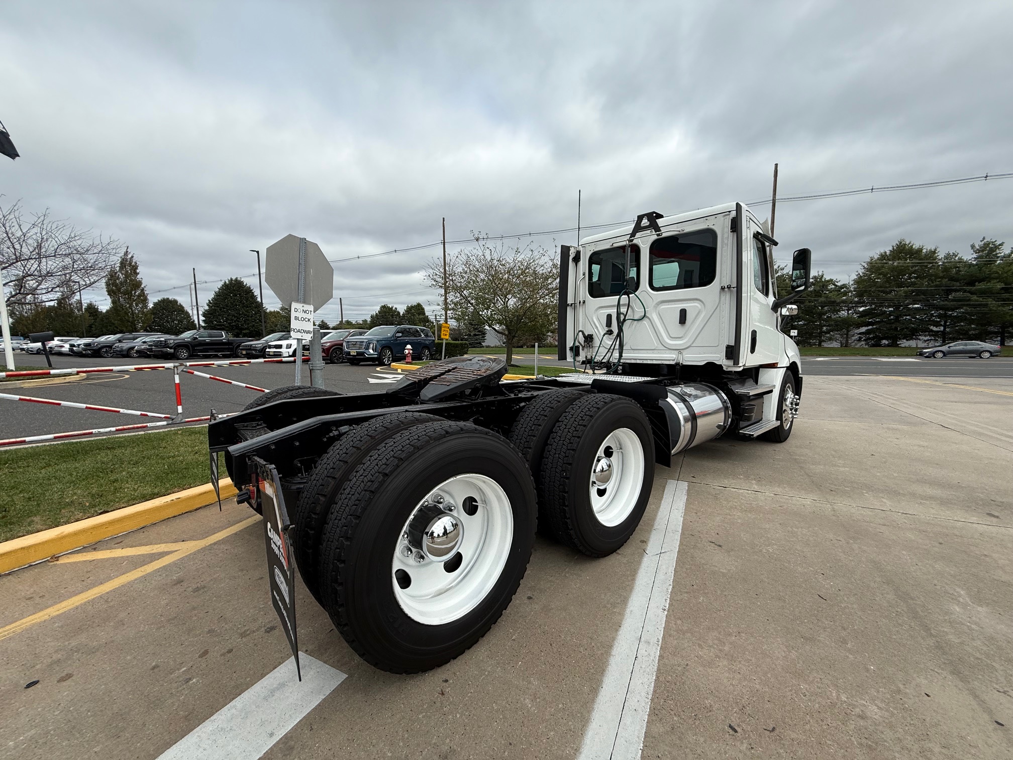 2021 FREIGHTLINER CASCADIA 126 2021 FREIGHTLINER CASCADIA 126 - image 6 of 6
