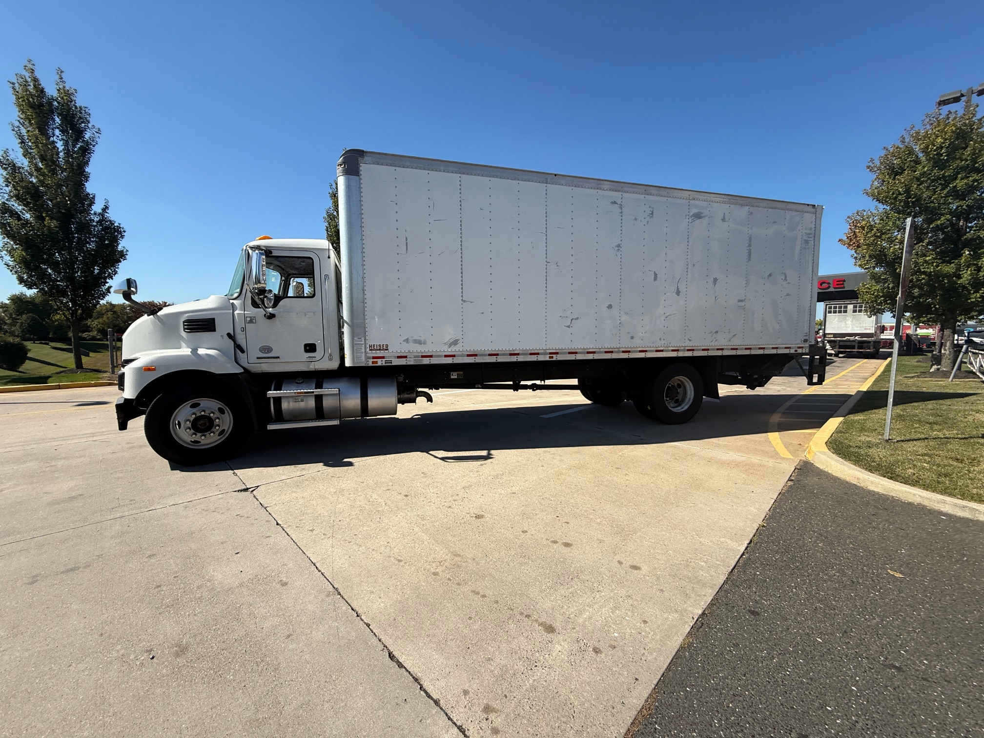 2022 MACK MD7 - image 3 of 6
