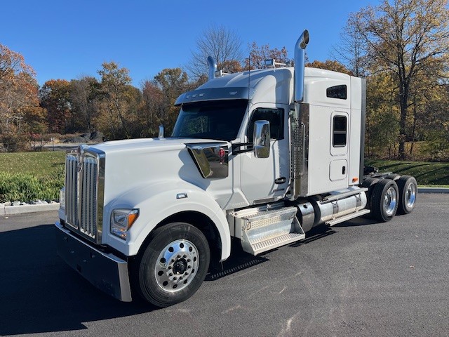 2023 KENWORTH W990 2023 KENWORTH W990 - image 2 of 6
