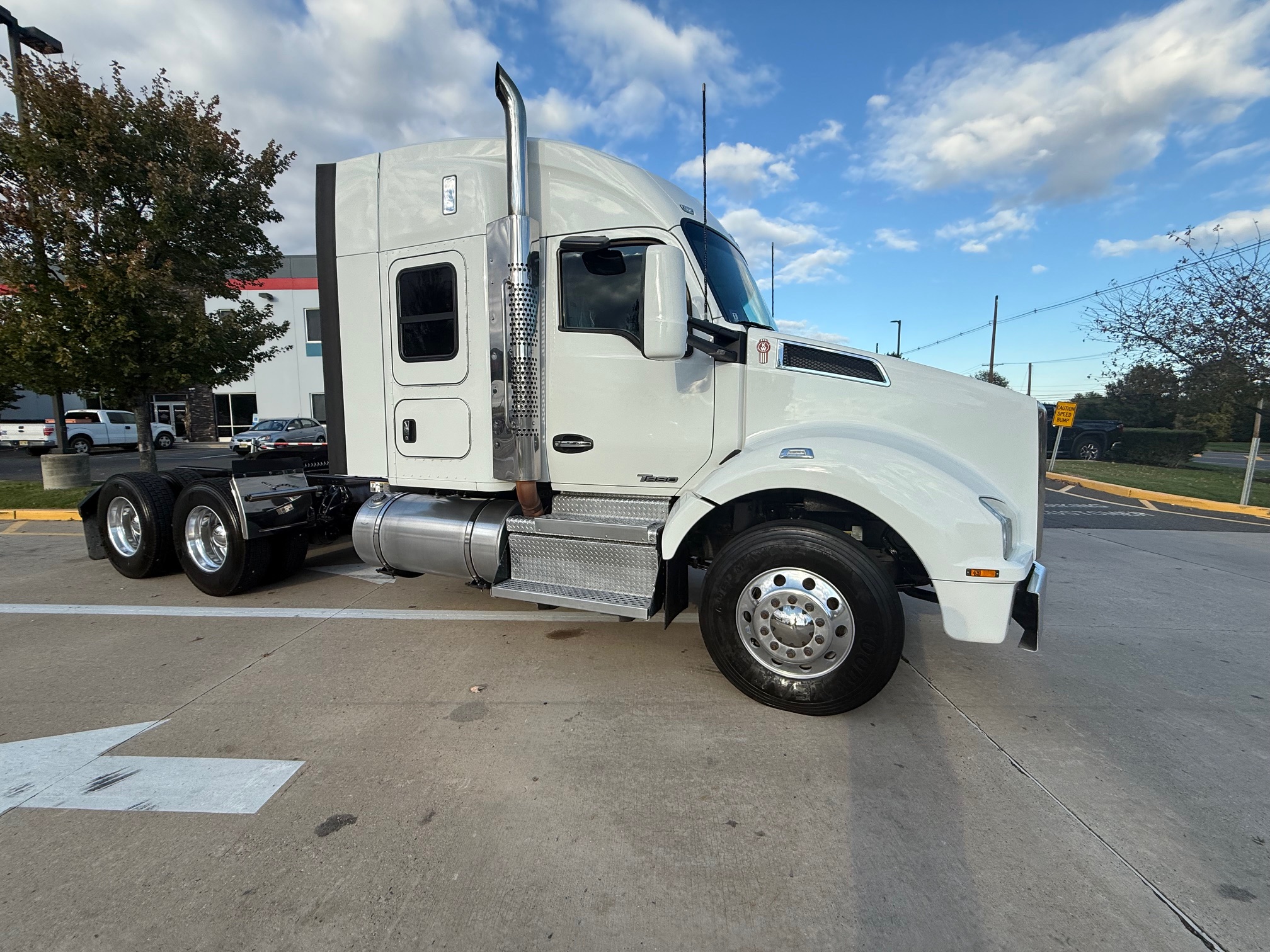 2020 KENWORTH T880 2020 KENWORTH T880 - image 1 of 6