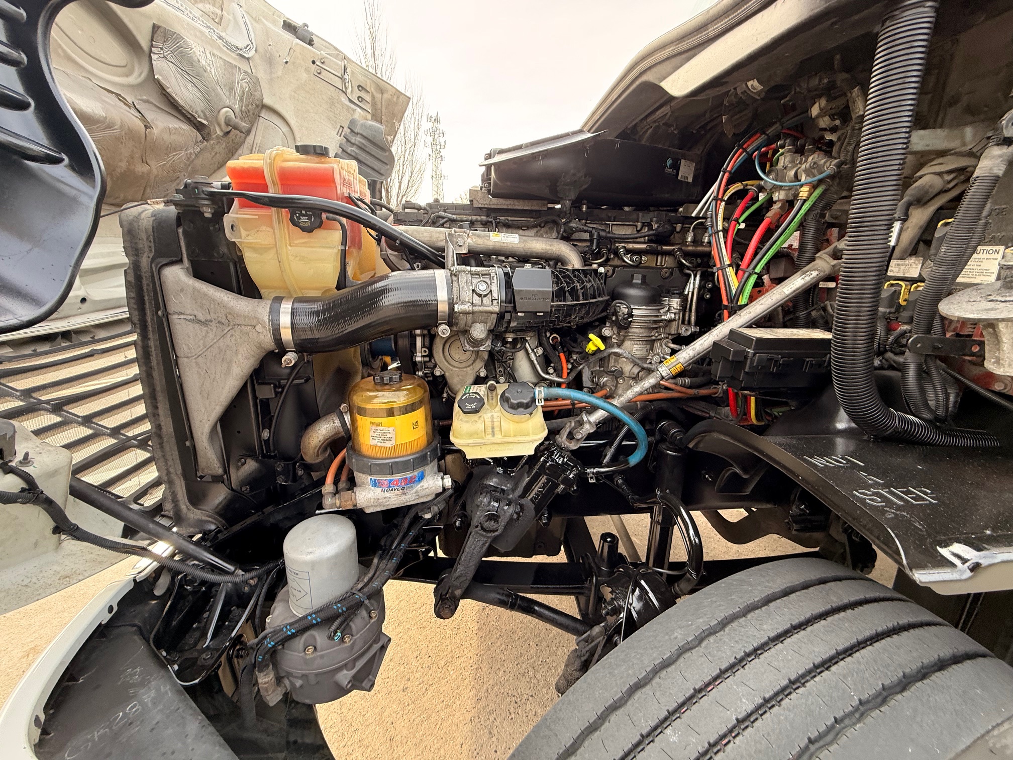 2015 Freightliner CASCADIA 145746-10 2015 Freightliner CASCADIA 145746-10